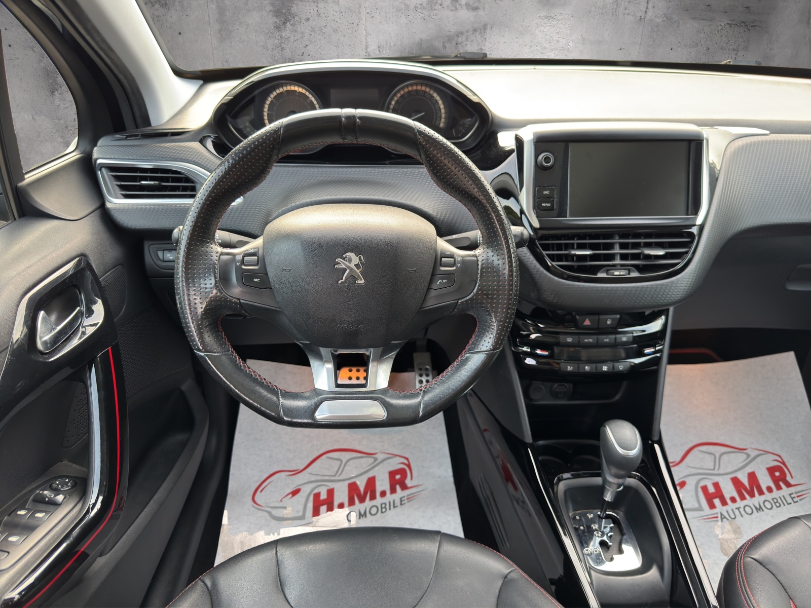 PEUGEOT 2008 1.2 PureTech GT Line EAT6-image-11