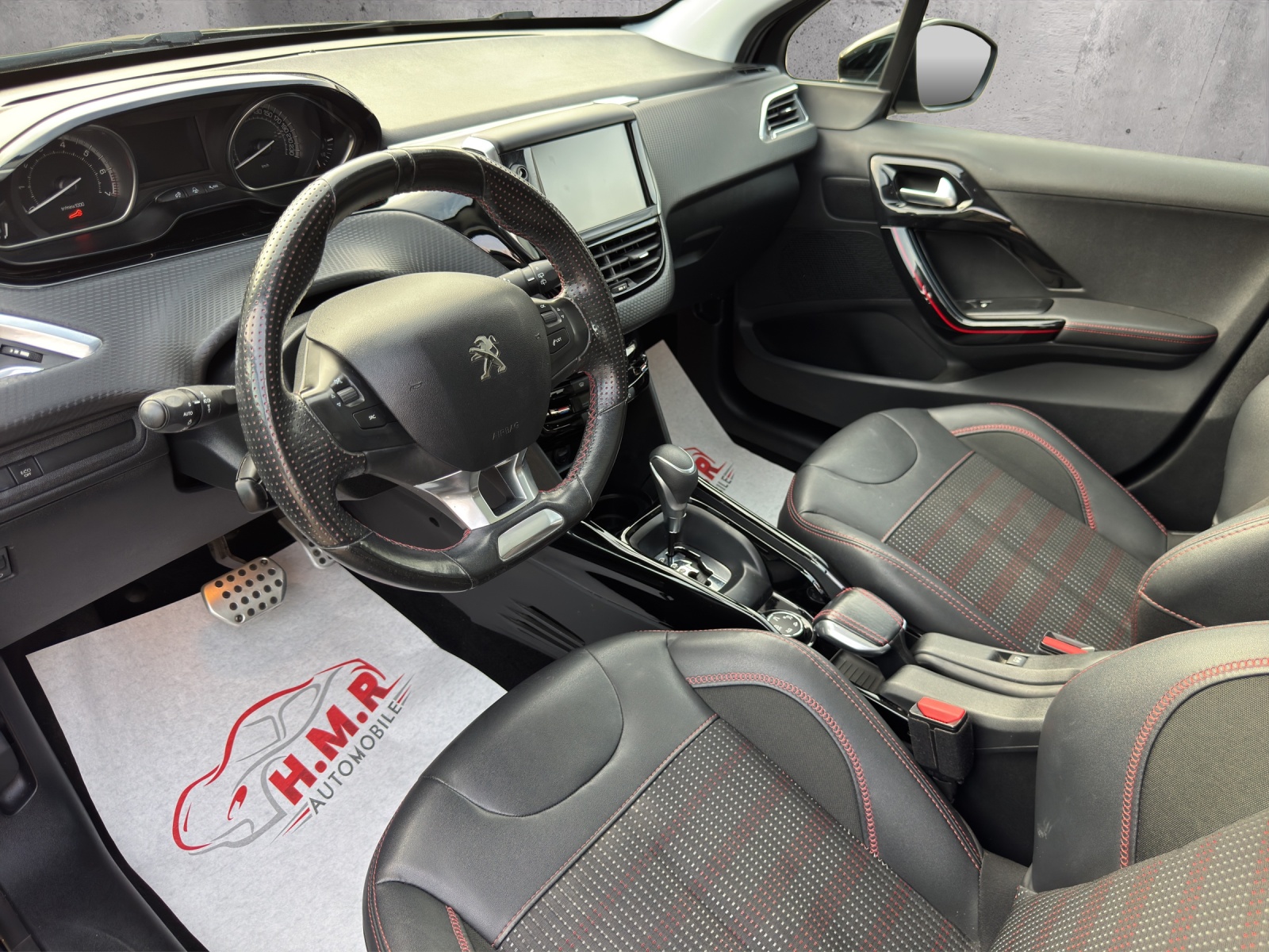 PEUGEOT 2008 1.2 PureTech GT Line EAT6-image-8