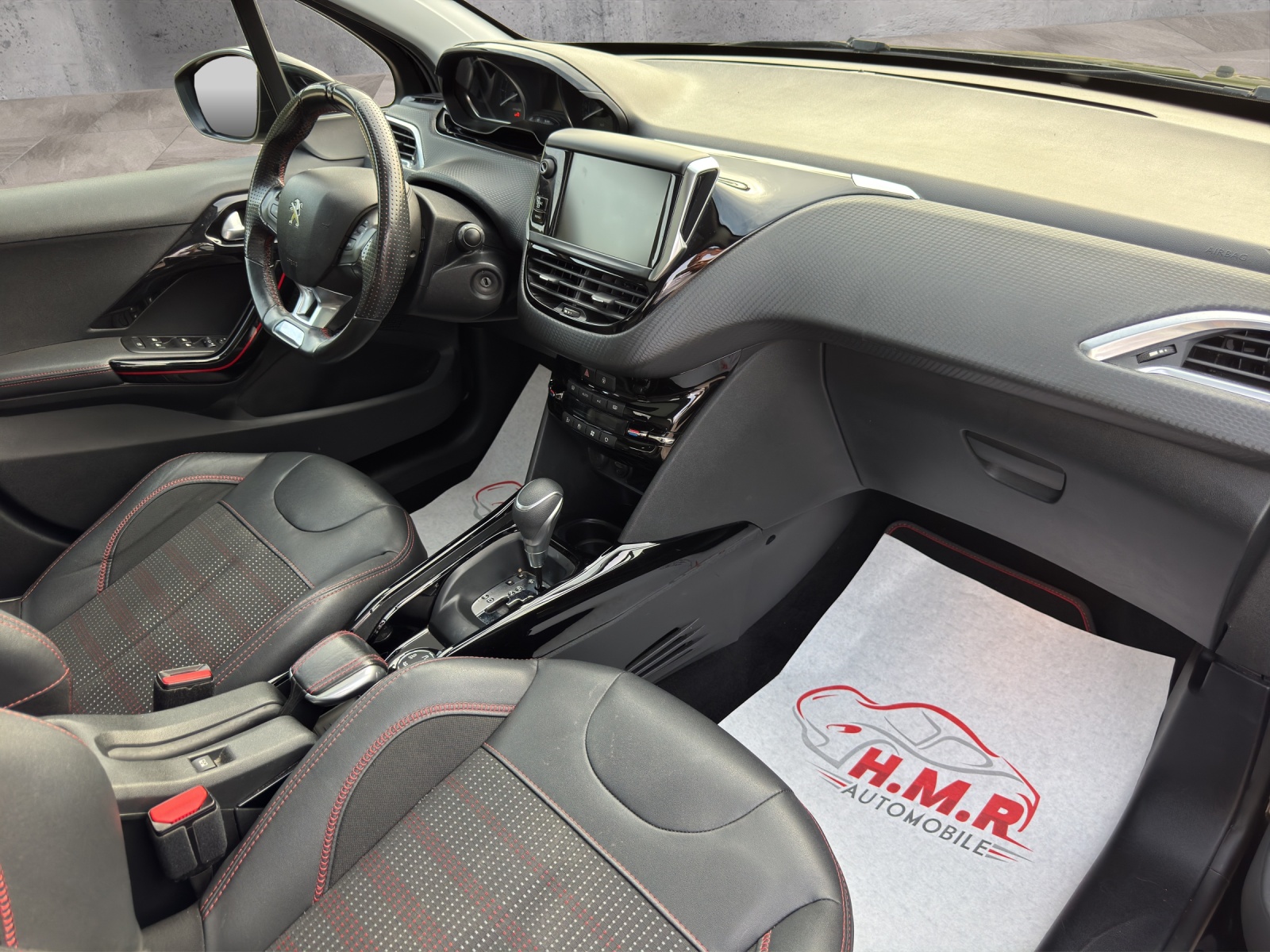 PEUGEOT 2008 1.2 PureTech GT Line EAT6-image-10
