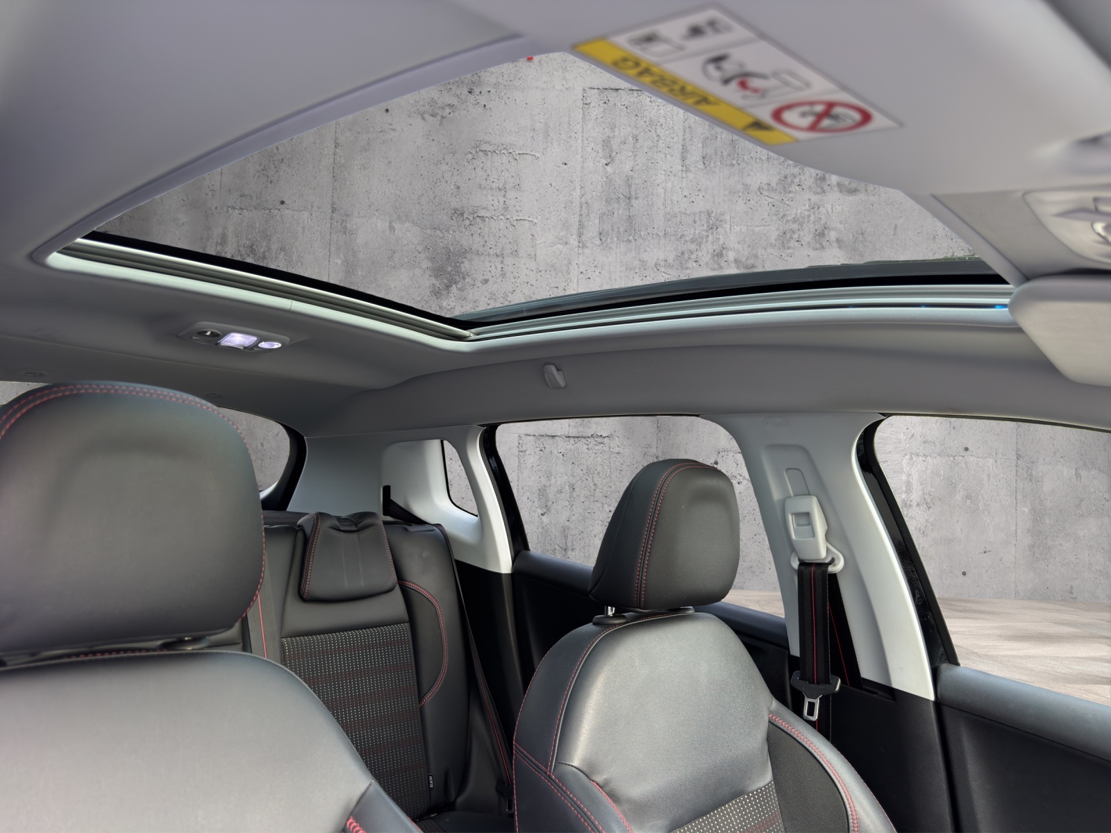 PEUGEOT 2008 1.2 PureTech GT Line EAT6-image-14
