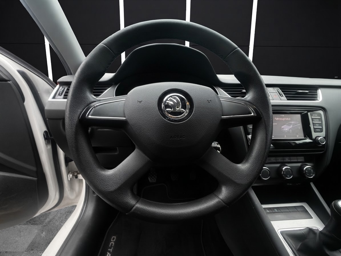 SKODA Octavia Combi 1.4 TSI Ambition *SPEZIALPREIS*-image-18