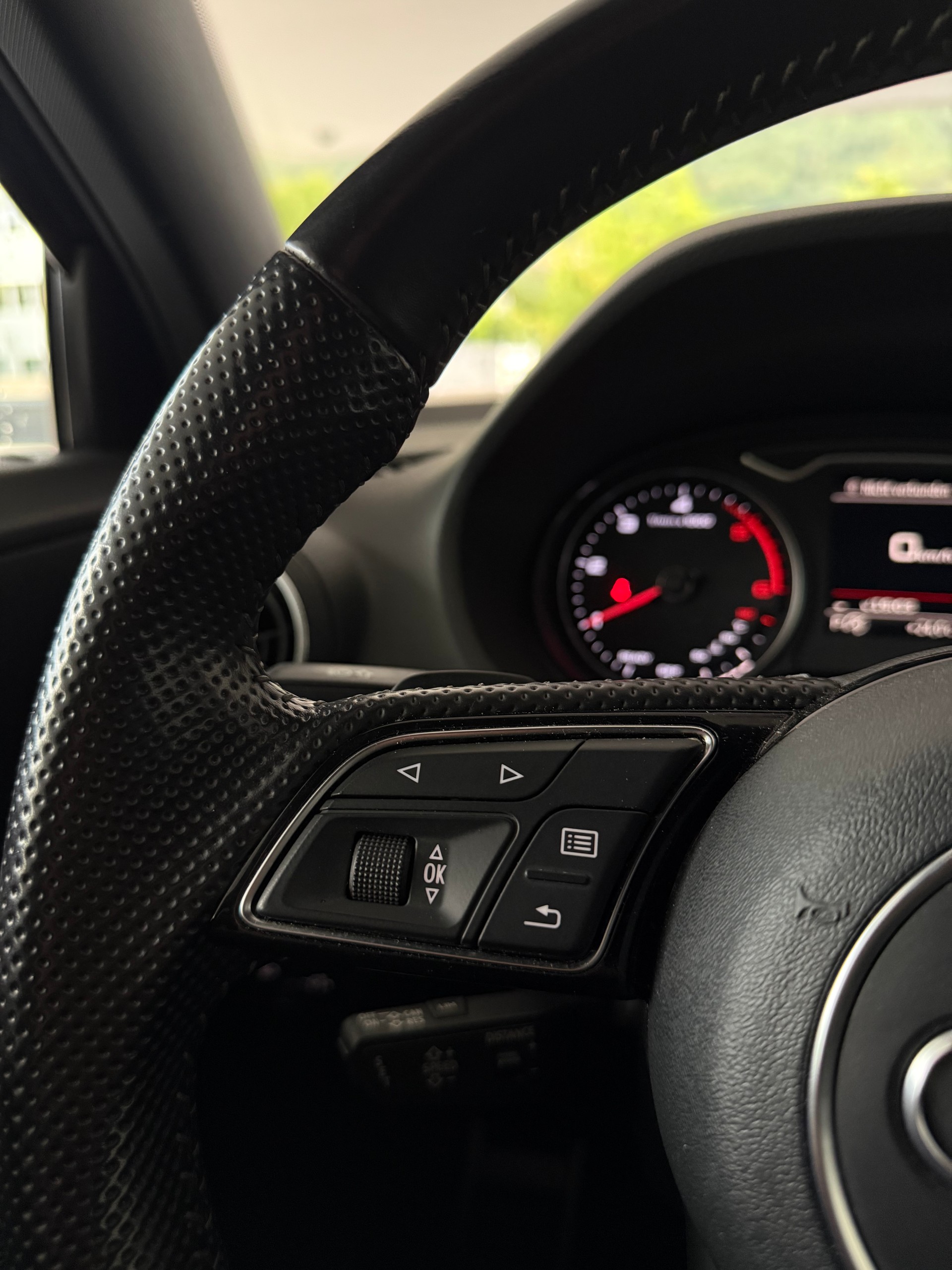 AUDI Q2 2.0 TDI quattro S-tronic S-Line-image-16