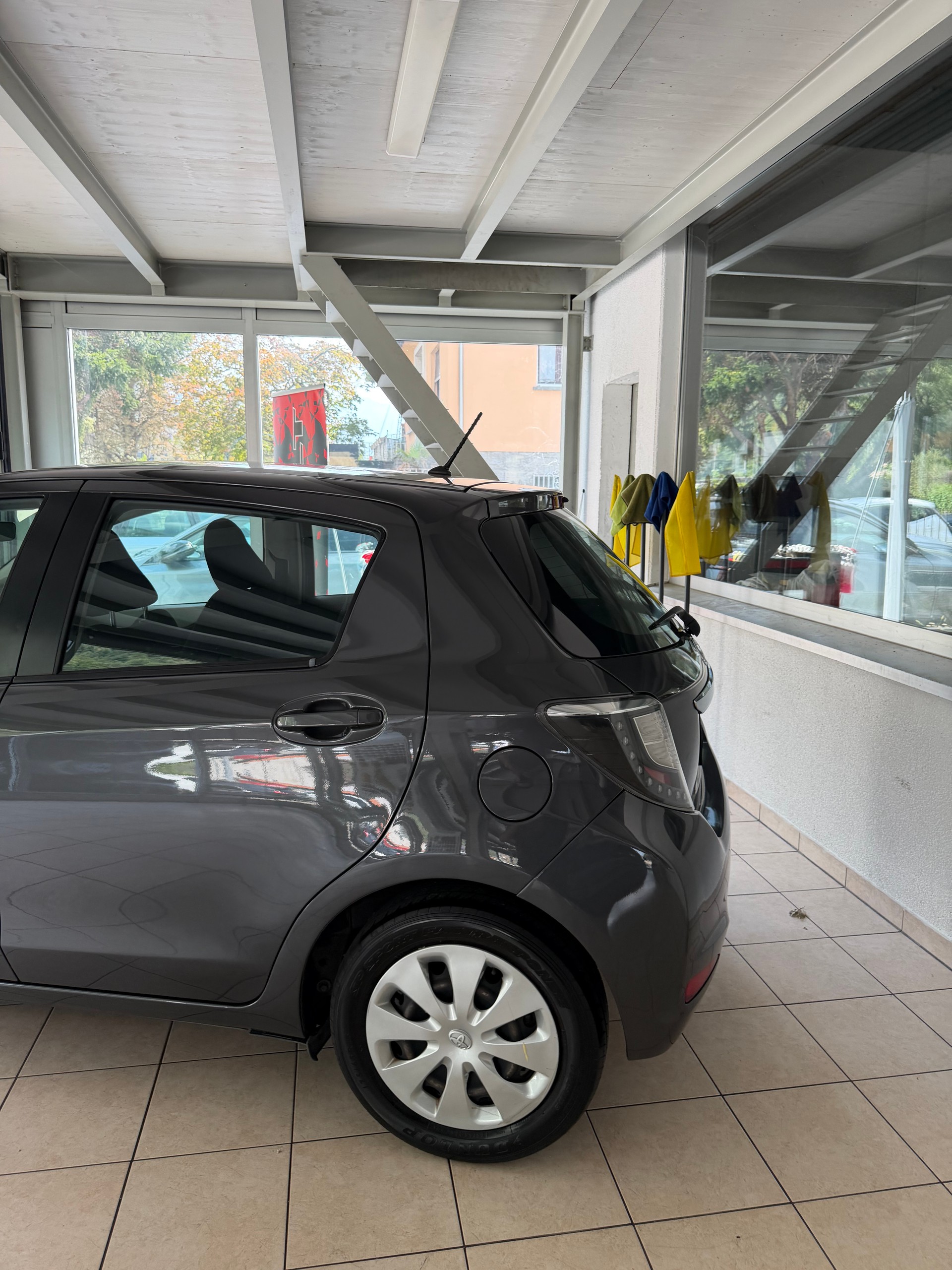 TOYOTA Yaris 1.5 VVT-i Hybrid Luna CVT-image-3