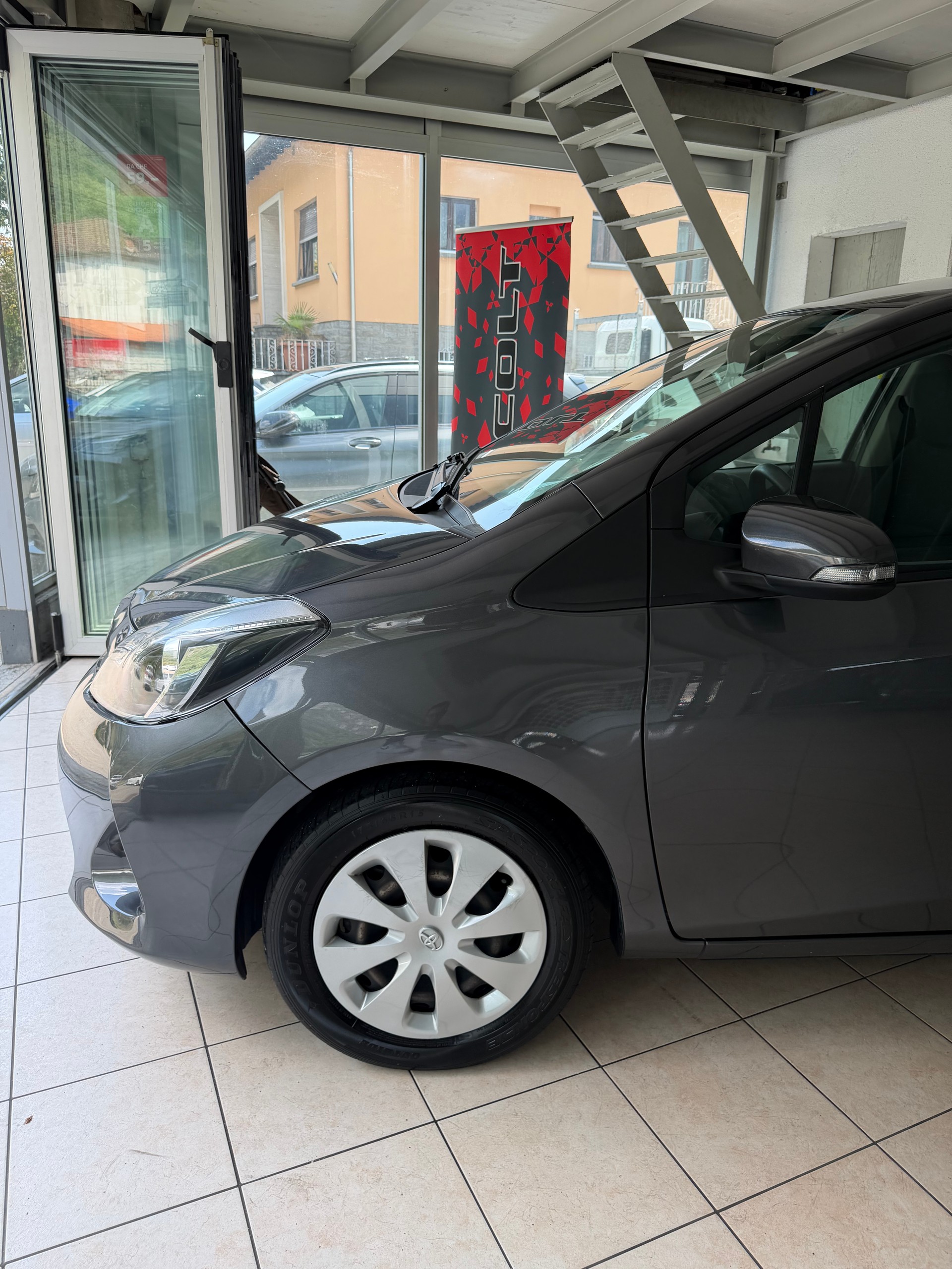 TOYOTA Yaris 1.5 VVT-i Hybrid Luna CVT-image-1