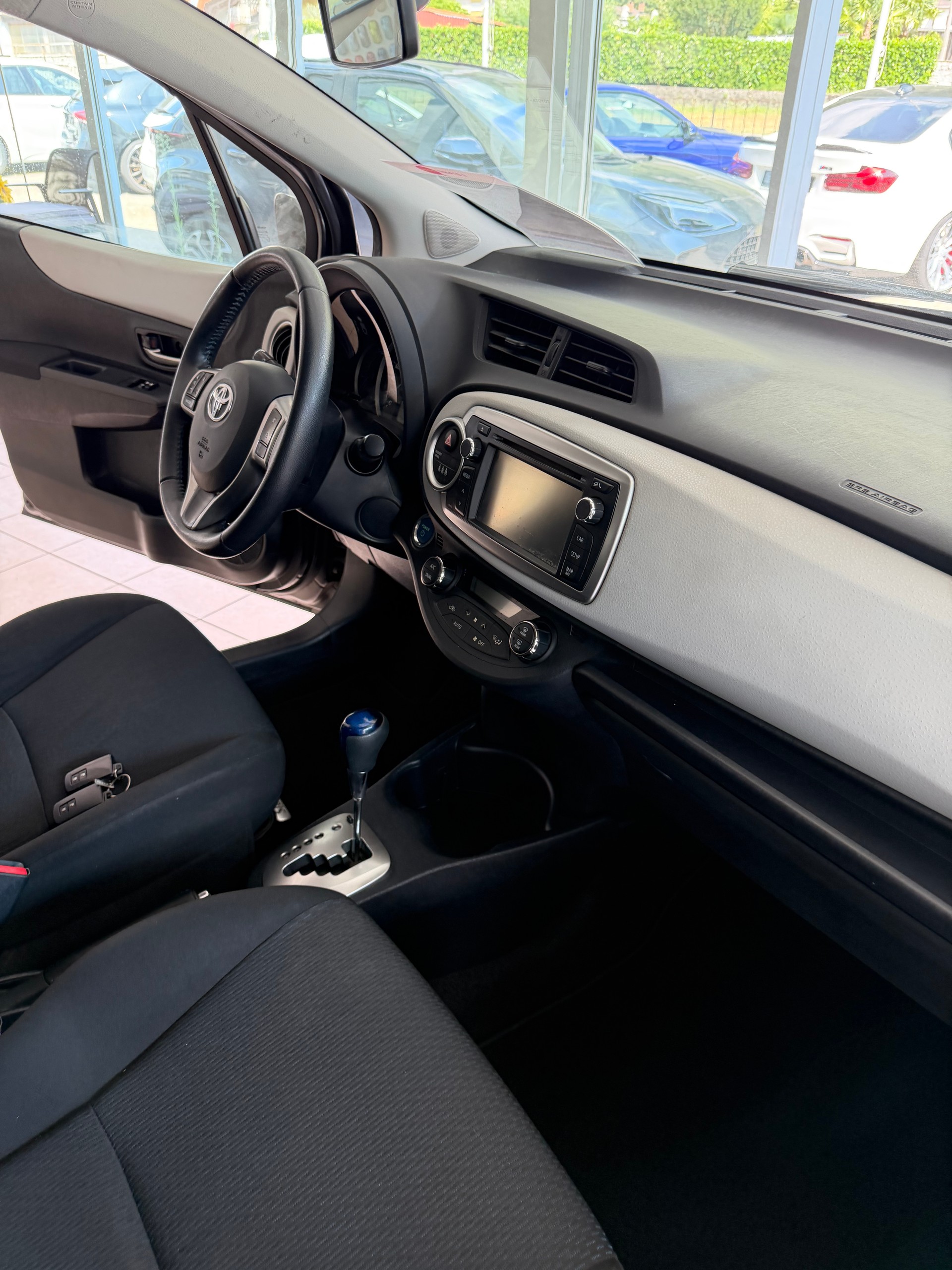 TOYOTA Yaris 1.5 VVT-i Hybrid Luna CVT-image-9