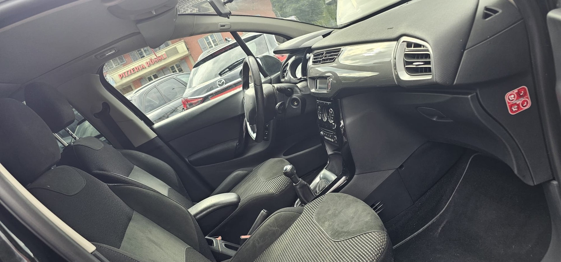 CITROEN C3 1.2i Exclusive-image-9
