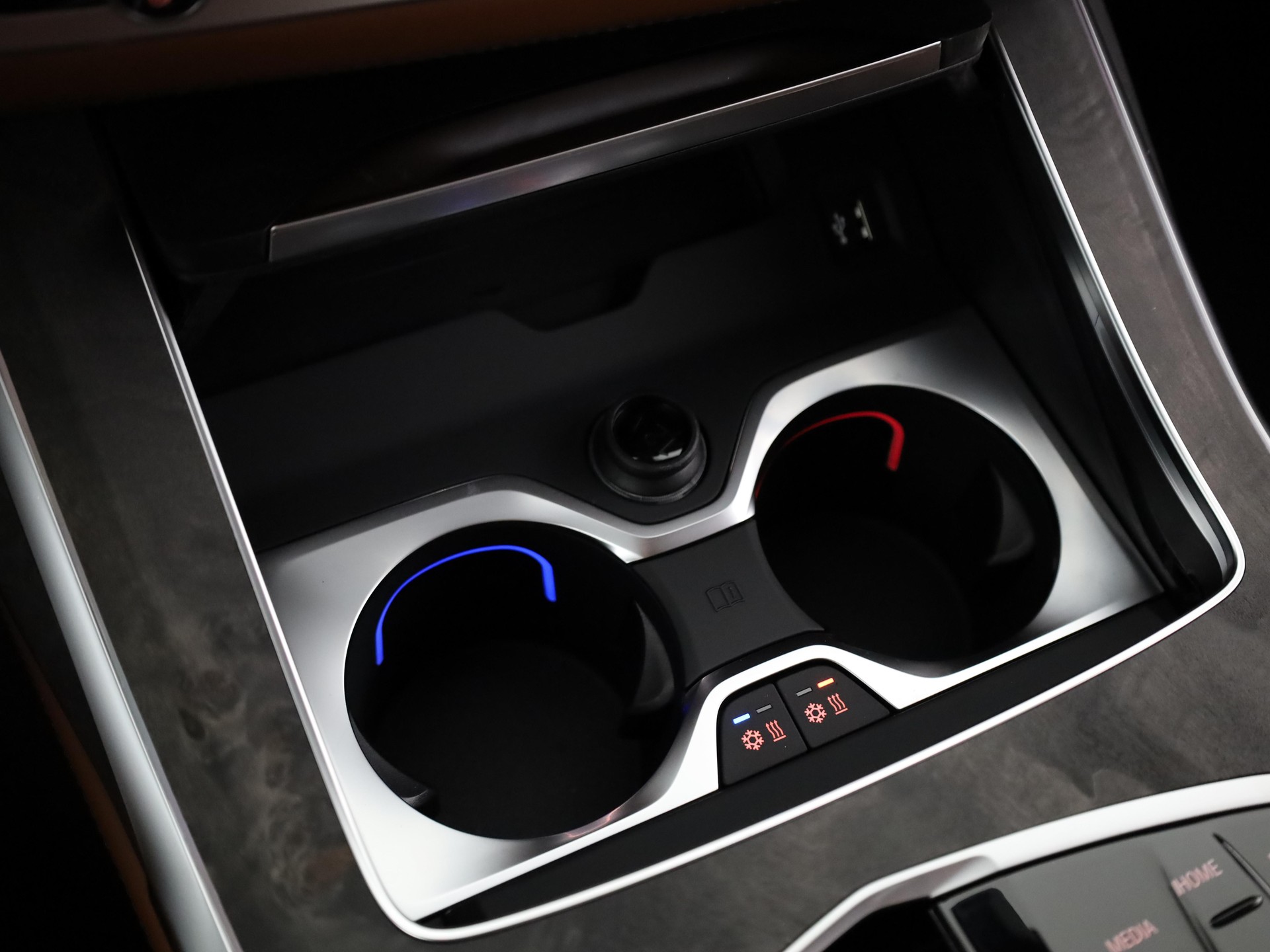 BMW X7 40i xDrive-image-19