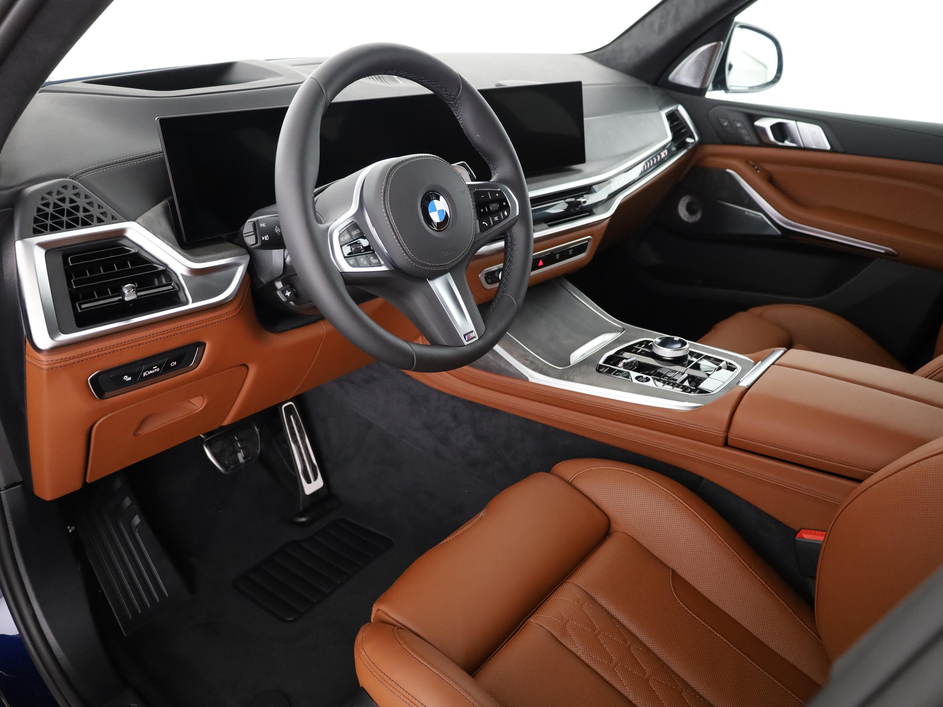 BMW X7 40i xDrive-image-12