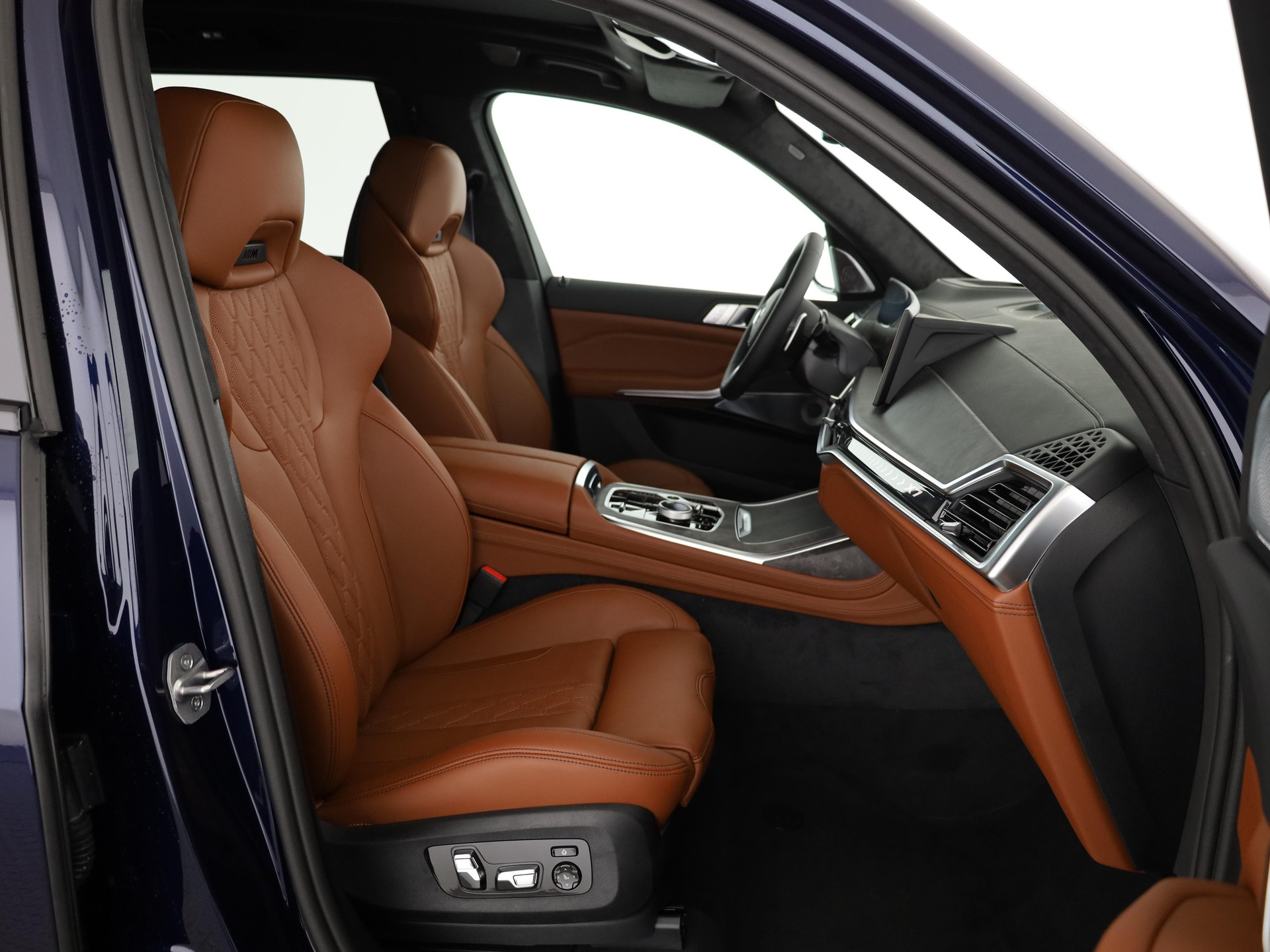 BMW X7 40i xDrive-image-14