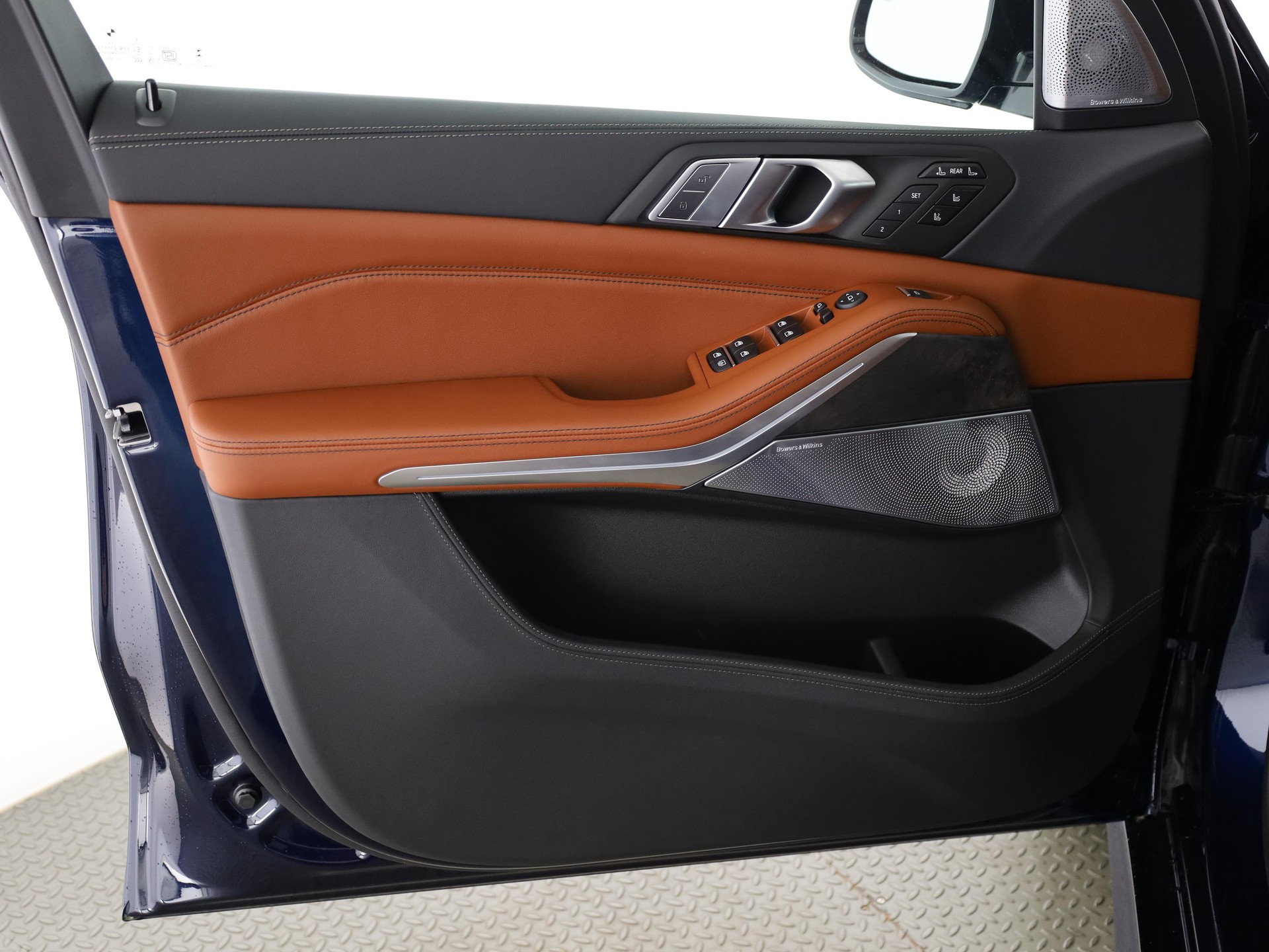 BMW X7 40i xDrive-image-10