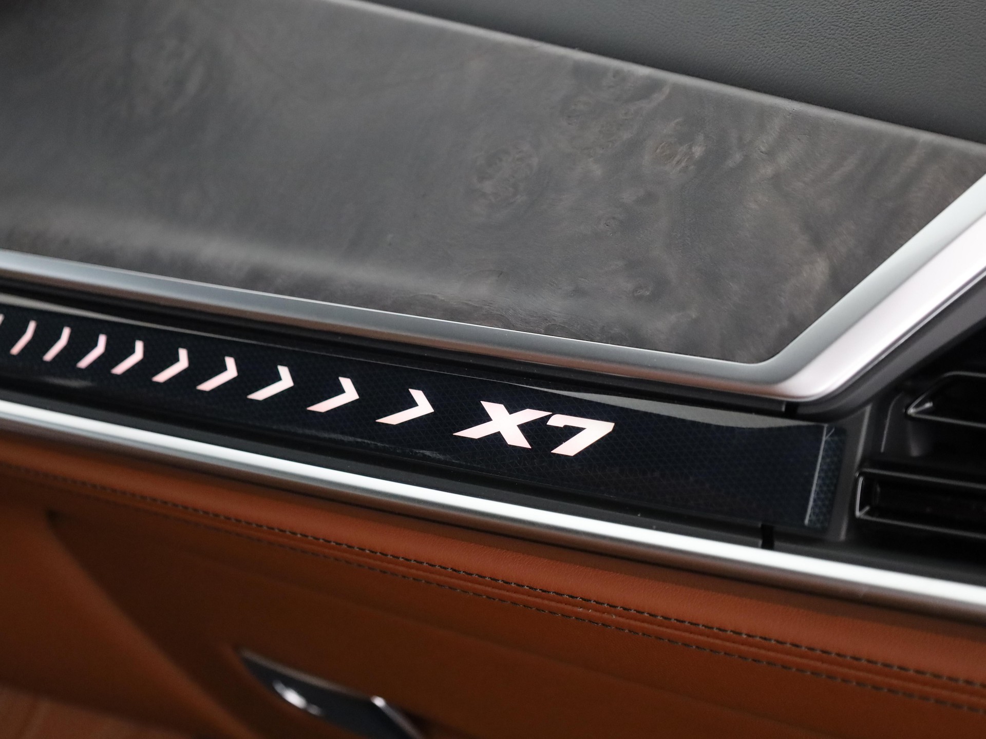 BMW X7 40i xDrive-image-13