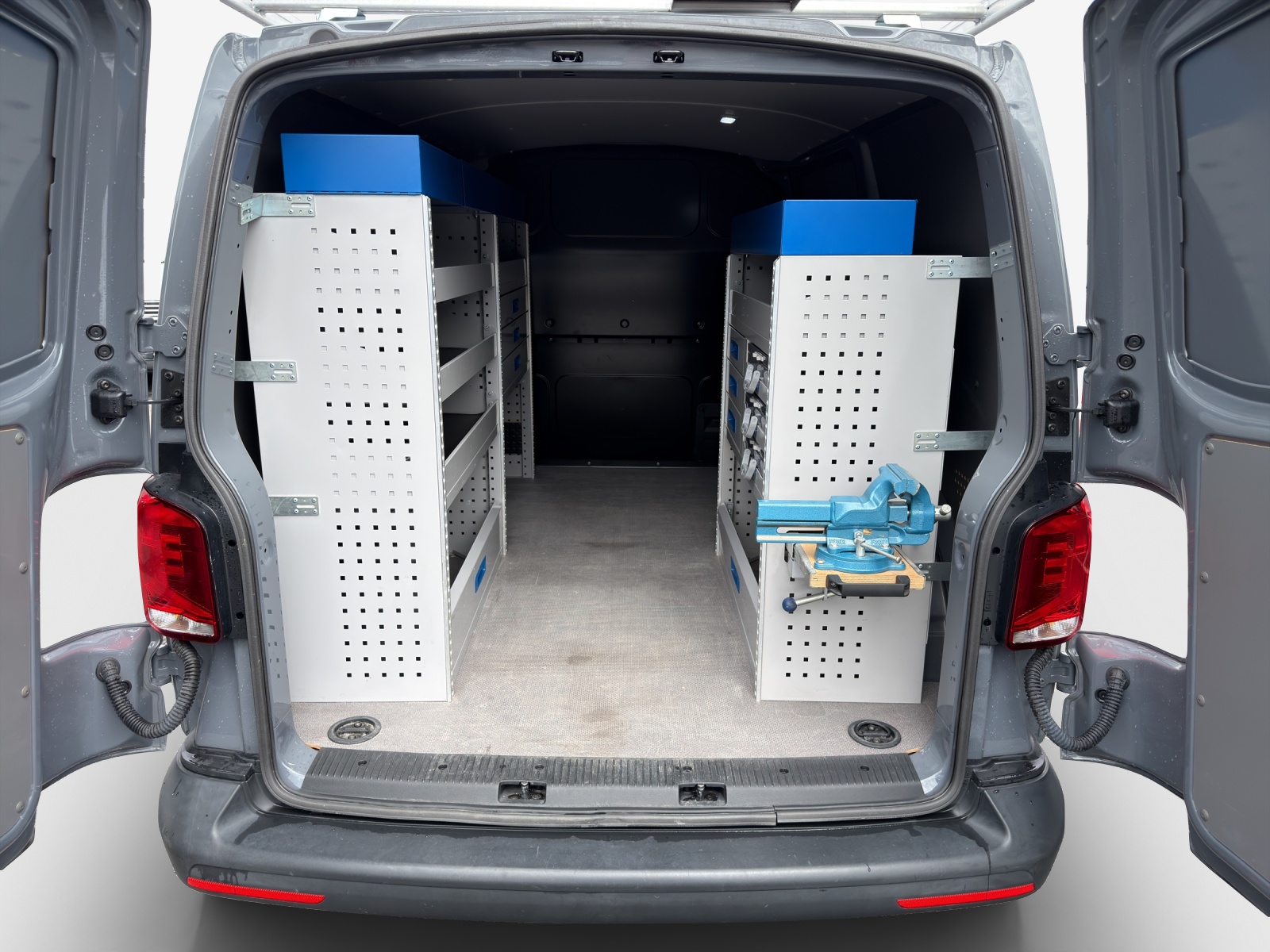VW T6.1 2.0 TDI DSG-image-12