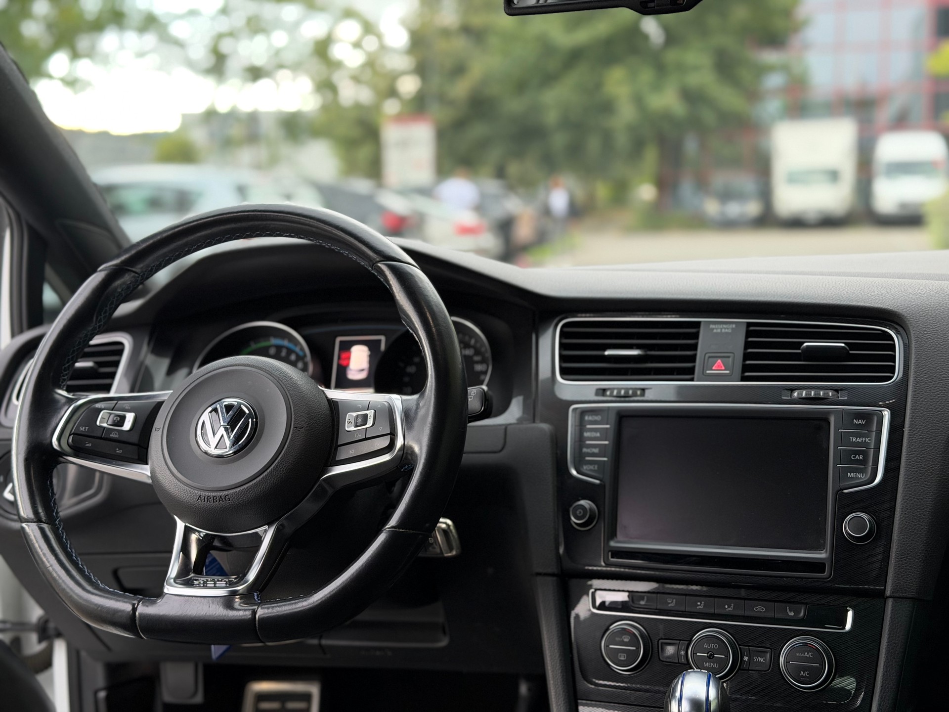 VW Golf 1.4 TSI GTE DSG-image-8