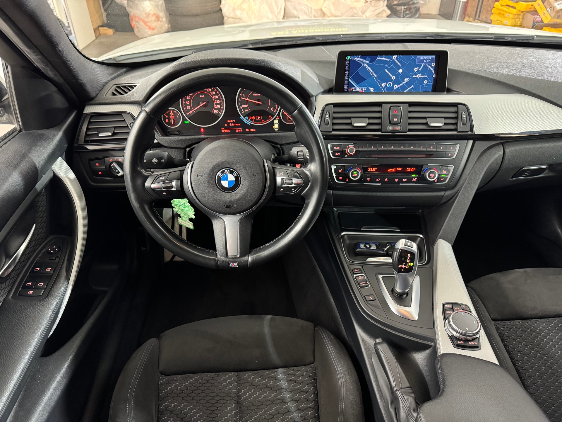 BMW 318d Steptronic M-Paket-image-6