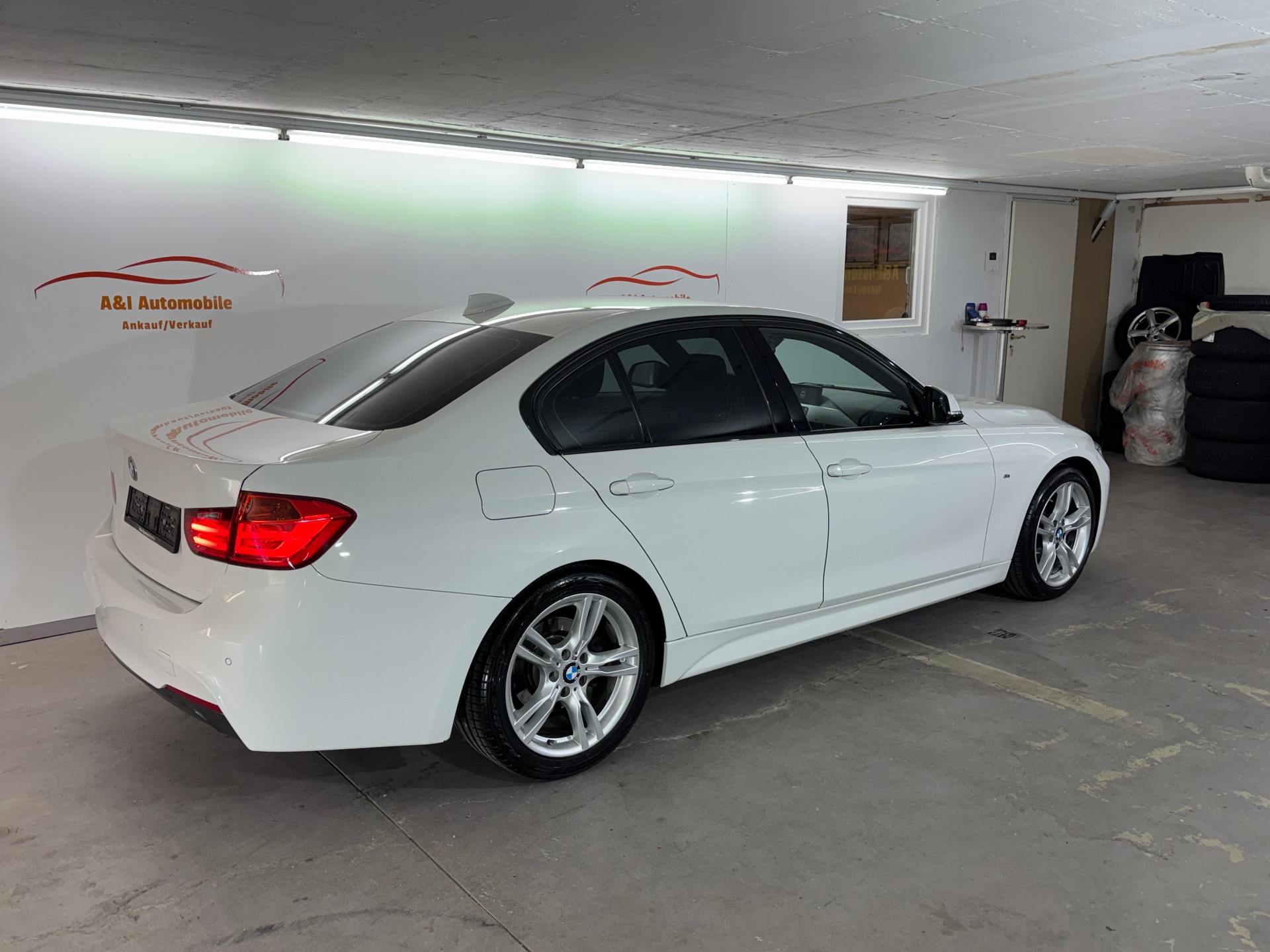 BMW 318d Steptronic M-Paket-image-2