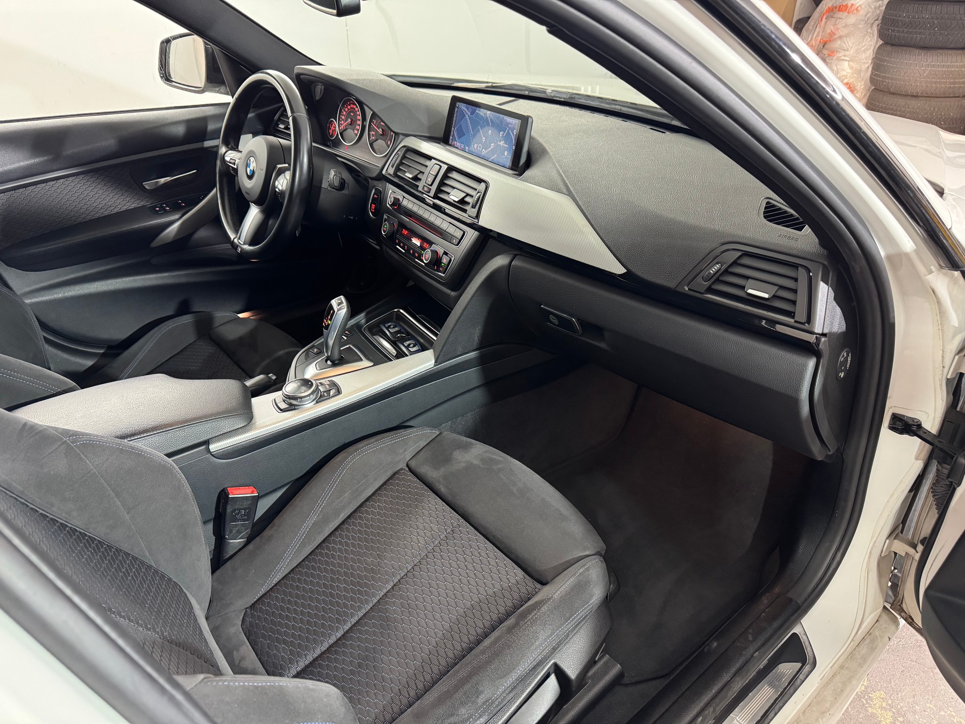 BMW 318d Steptronic M-Paket-image-7