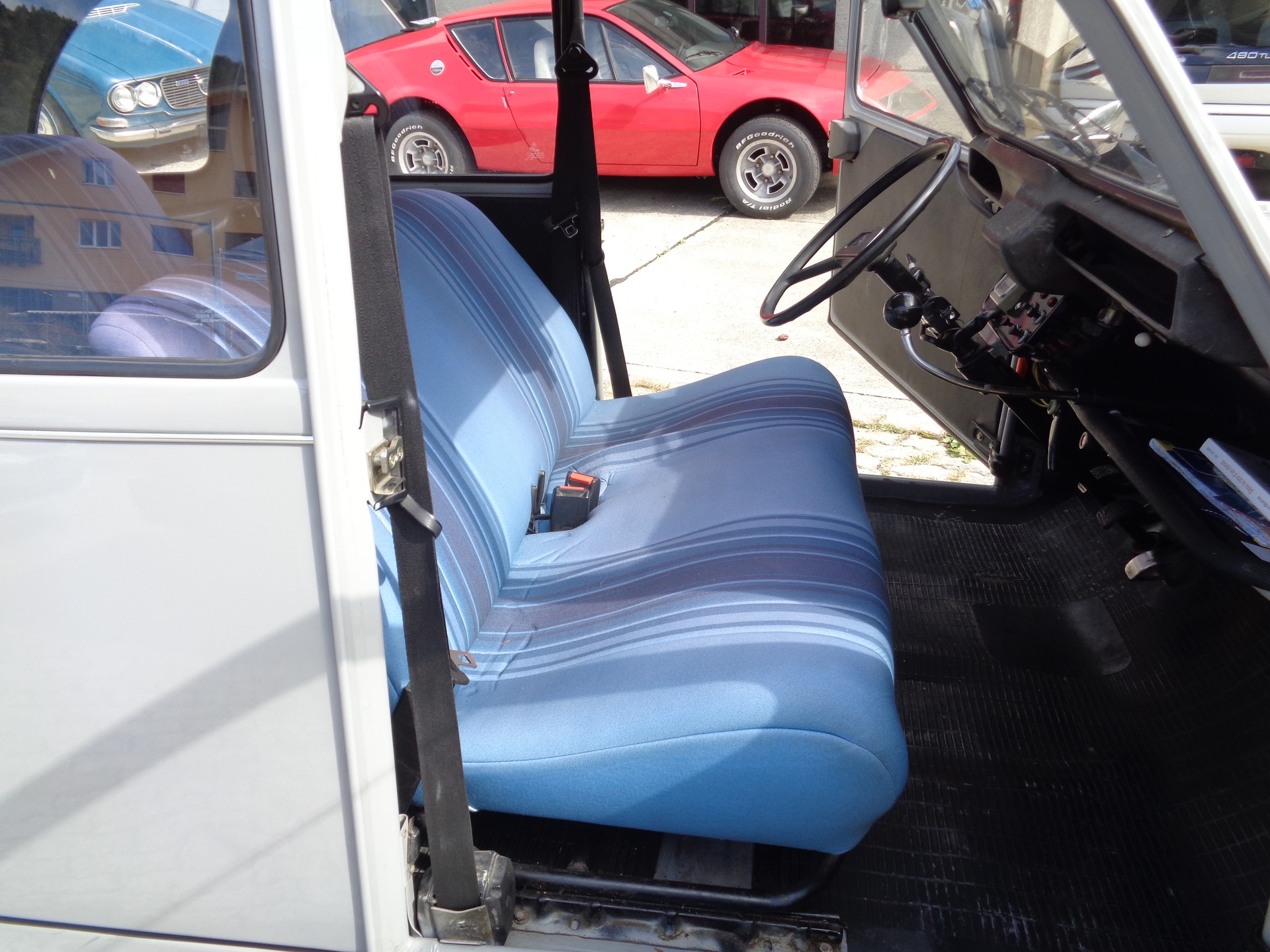 CITROEN 2CV6 Spécial (Club)-image-9