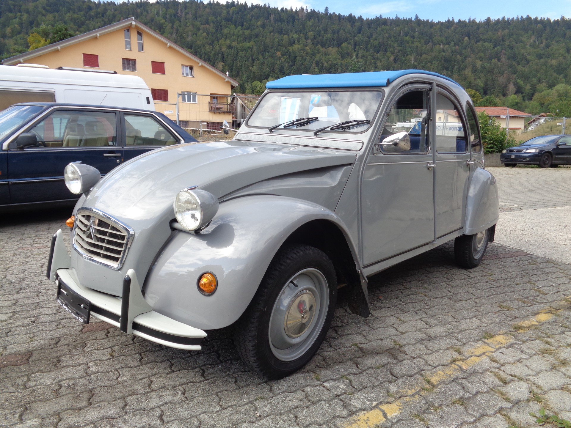 CITROEN 2CV6 Spécial (Club)-image-0