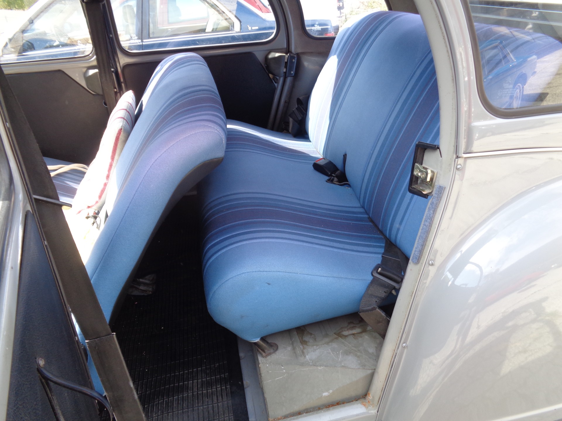 CITROEN 2CV6 Spécial (Club)-image-10