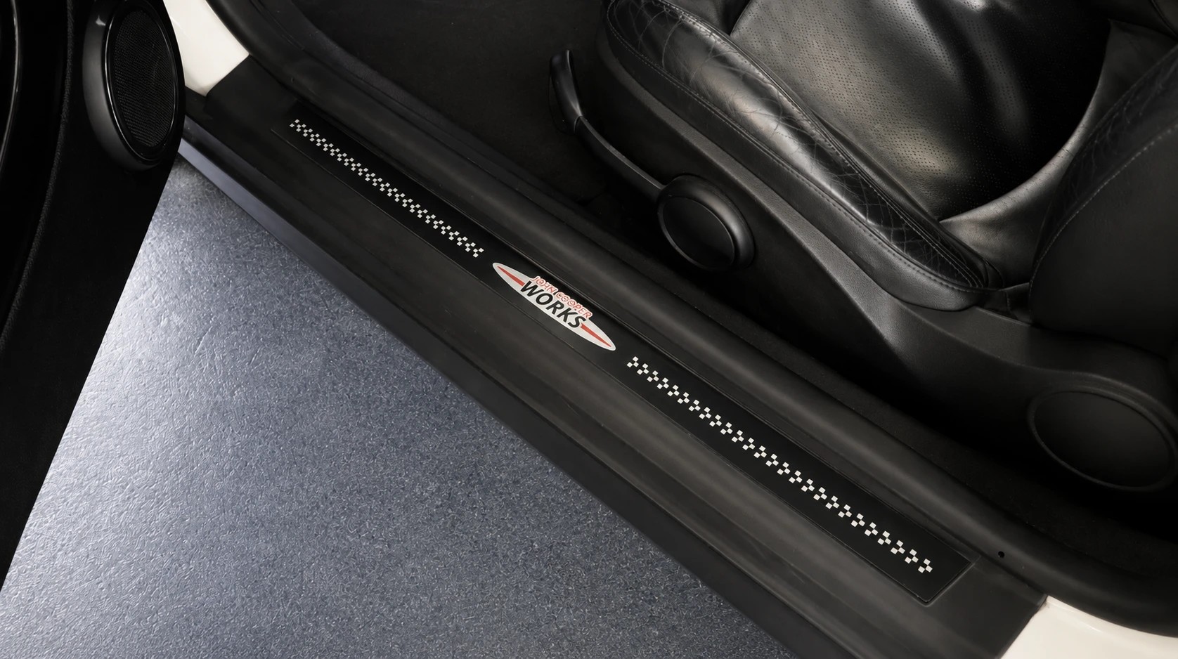 MINI Cooper John Cooper Works-image-2
