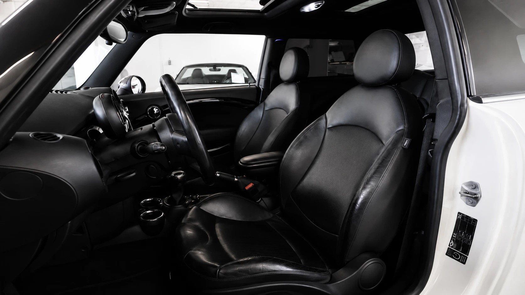 MINI Cooper John Cooper Works-image-3