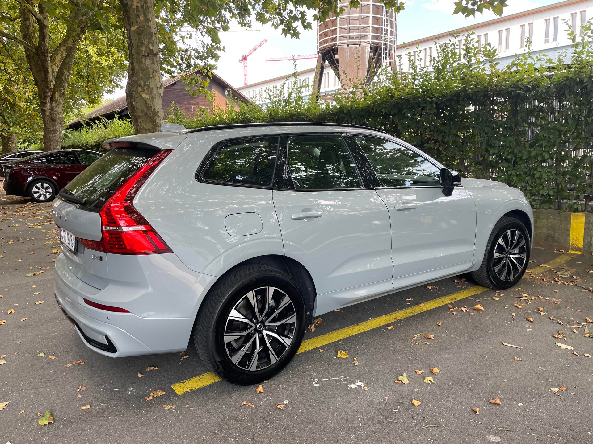 VOLVO 2.0 B4 MH Plus Dark AWD-image-1