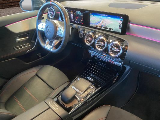 MERCEDES-BENZ A 35 AMG 4Matic-image-14