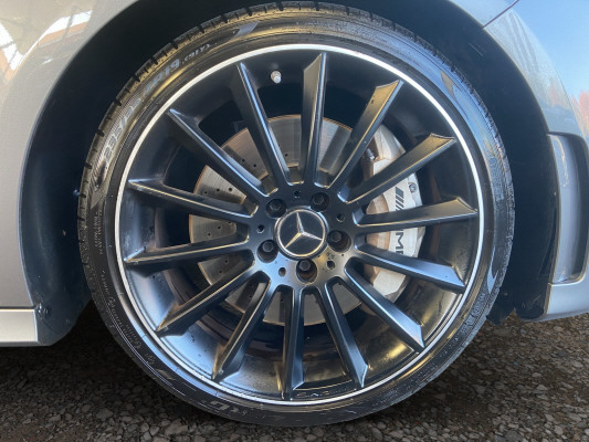 MERCEDES-BENZ A 35 AMG 4Matic-image-7