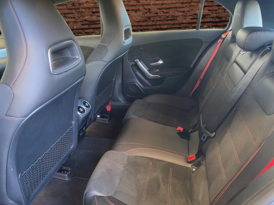 MERCEDES-BENZ A 35 AMG 4Matic-image-13