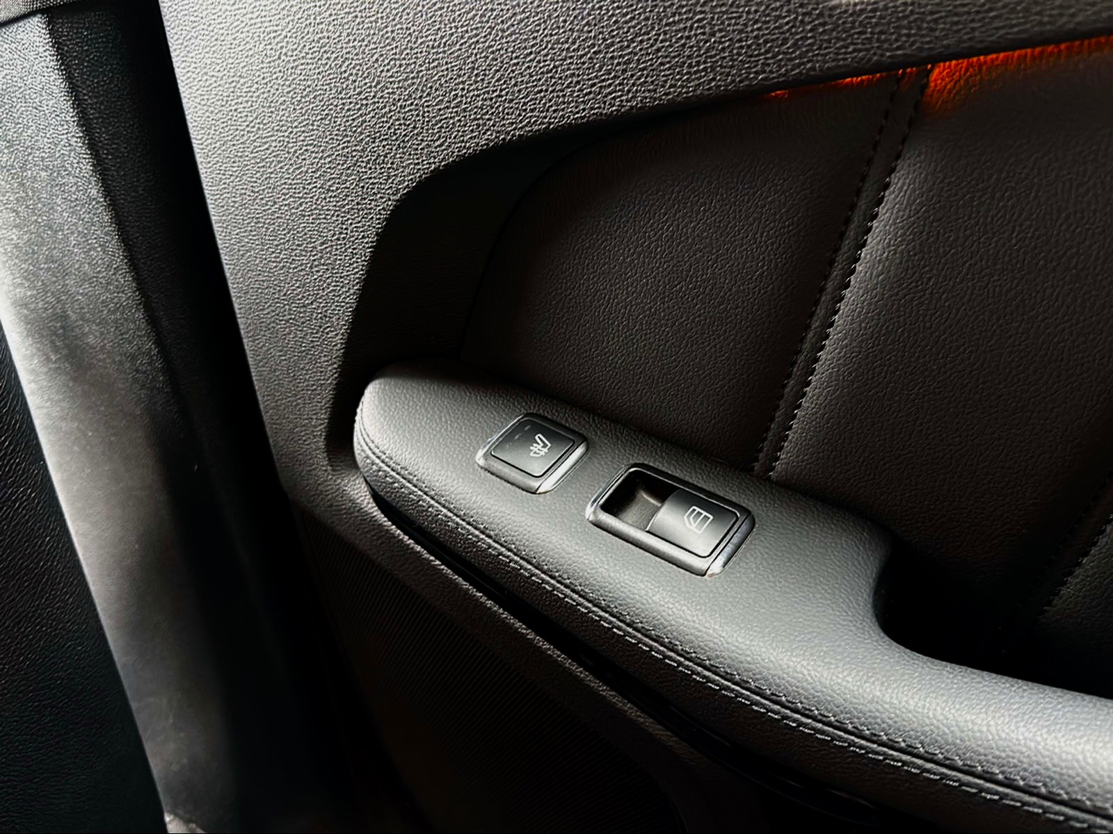 MERCEDES-BENZ E 500 CGI BlueEff. Avantgarde 4Matic 7G-Tronic-image-13