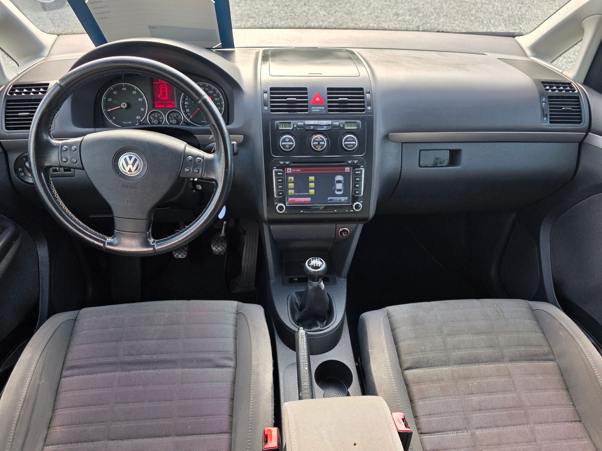 VW Touran 1.4 TSI Highline-image-6