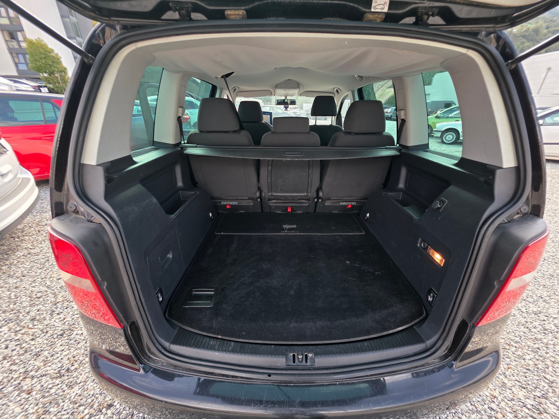 VW Touran 1.4 TSI Highline-image-10