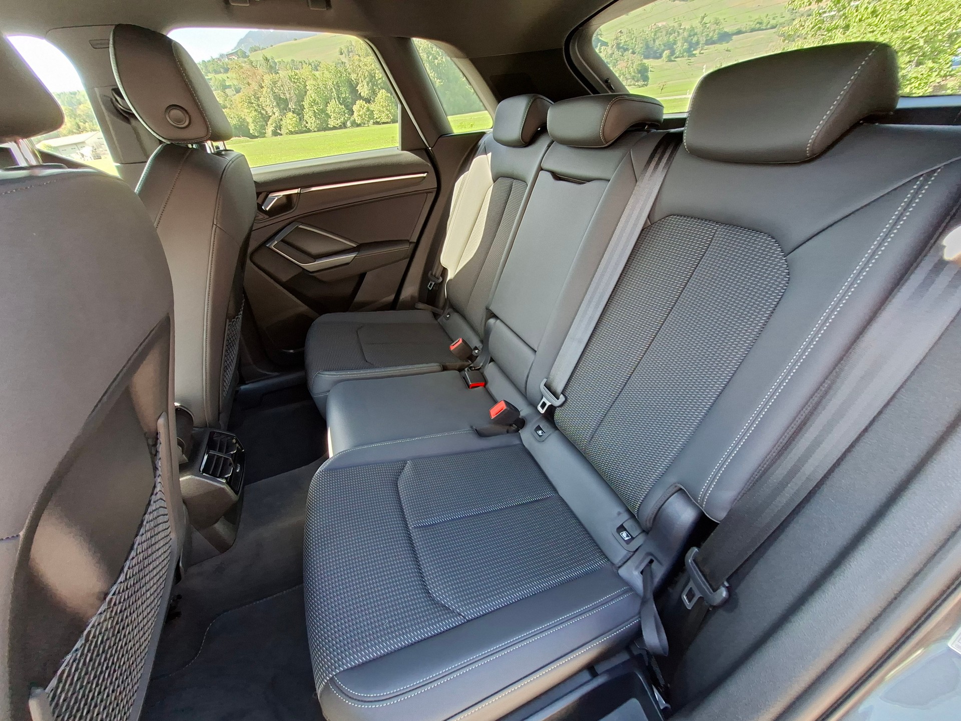 AUDI Q3 35 TFSI S line Attraction S-tronic *inkl. CH-Audi Garantie 4 Jahre*-image-13