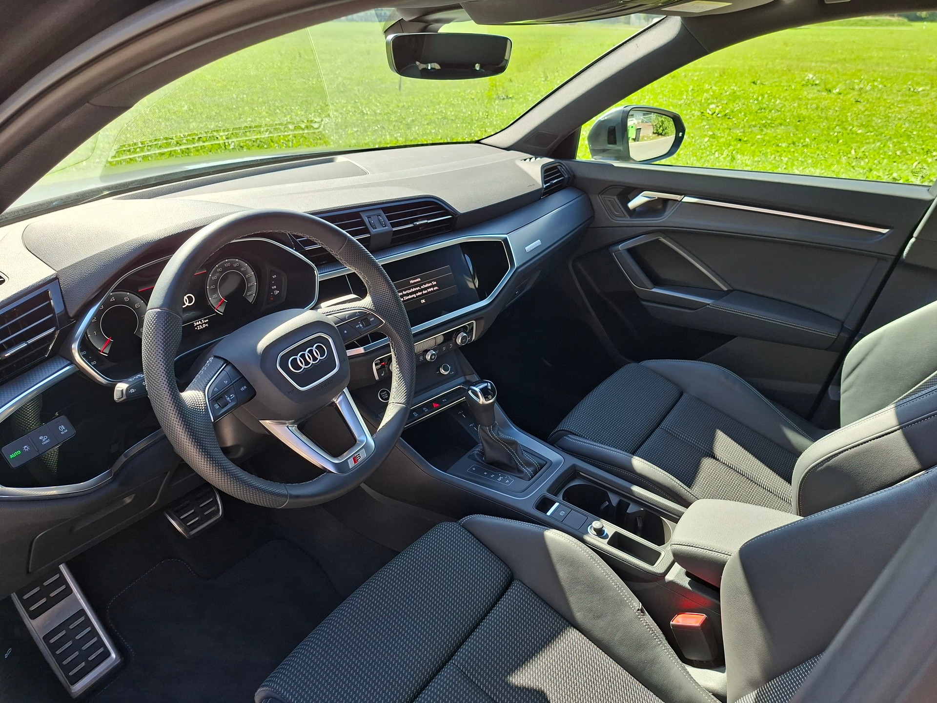 AUDI Q3 35 TFSI S line Attraction S-tronic *inkl. CH-Audi Garantie 4 Jahre*-image-7