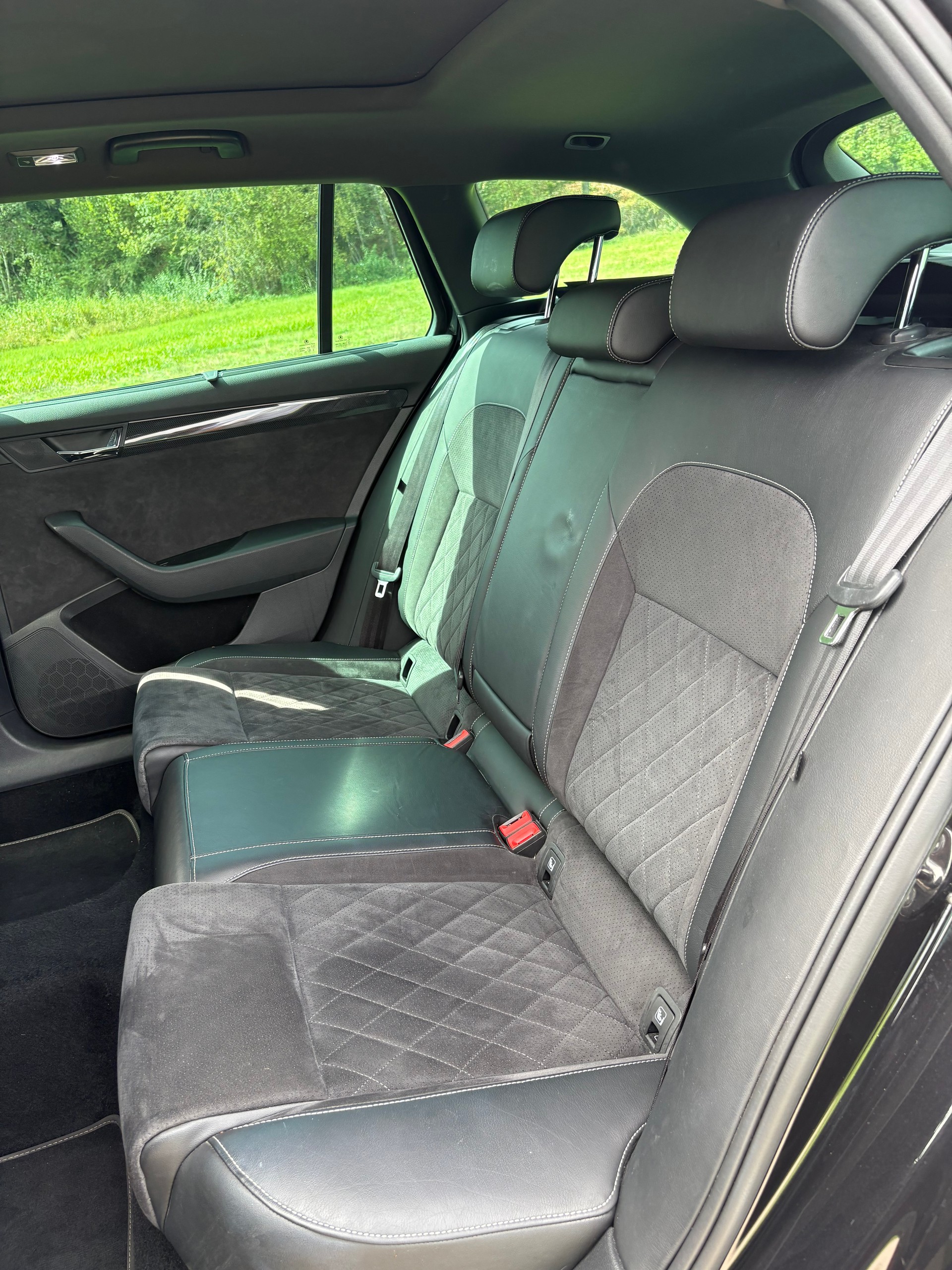 SKODA Sportline+ DSG 4x4 8- Fach Kompletträder-image-6
