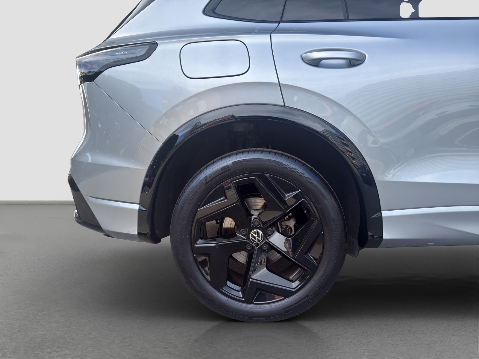 VW Tiguan 1.5 TSI evo2 eHybrid R-Line DSG-image-2