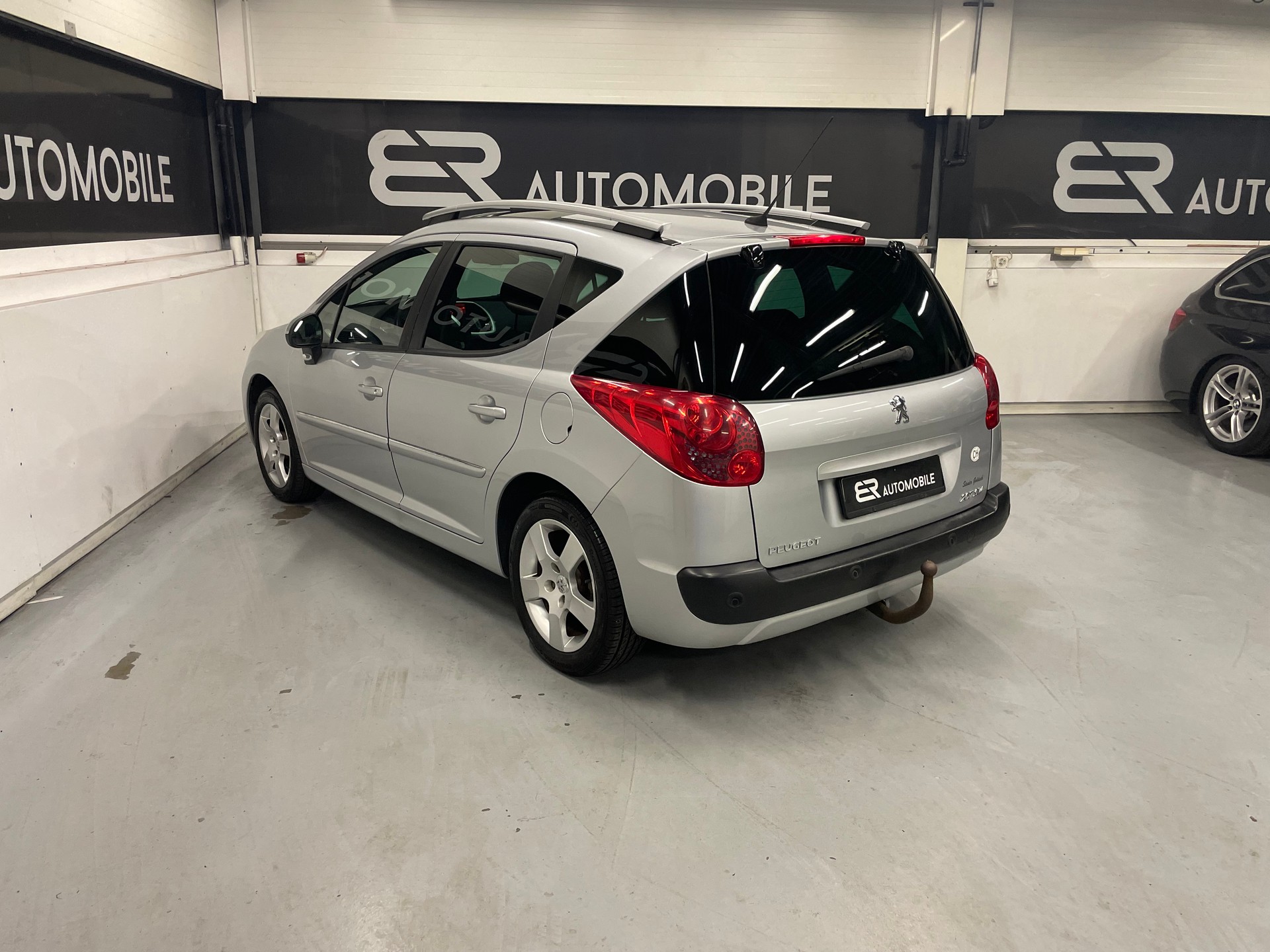 PEUGEOT 207 SW 1.6 16V Active-image-3