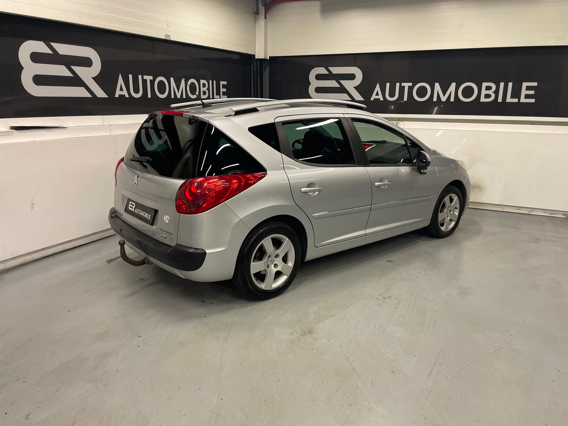 PEUGEOT 207 SW 1.6 16V Active-image-2