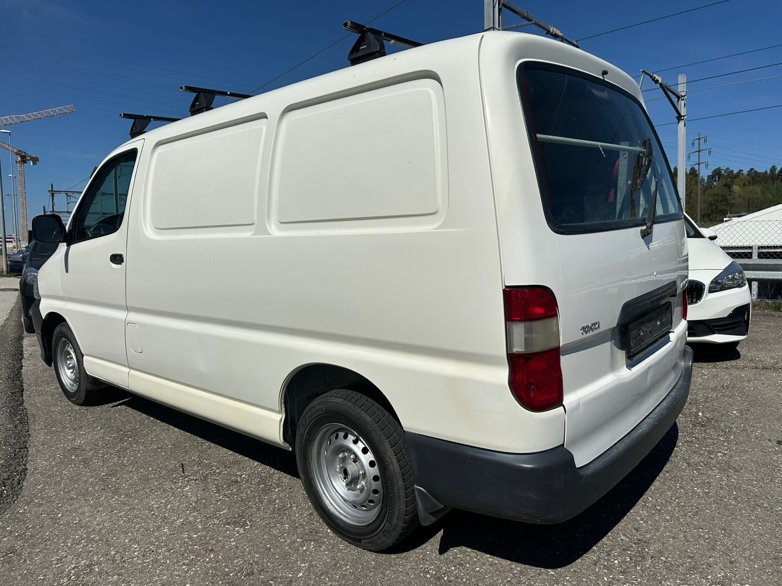 TOYOTA Hiace D-4D Kombi SWB-image-3
