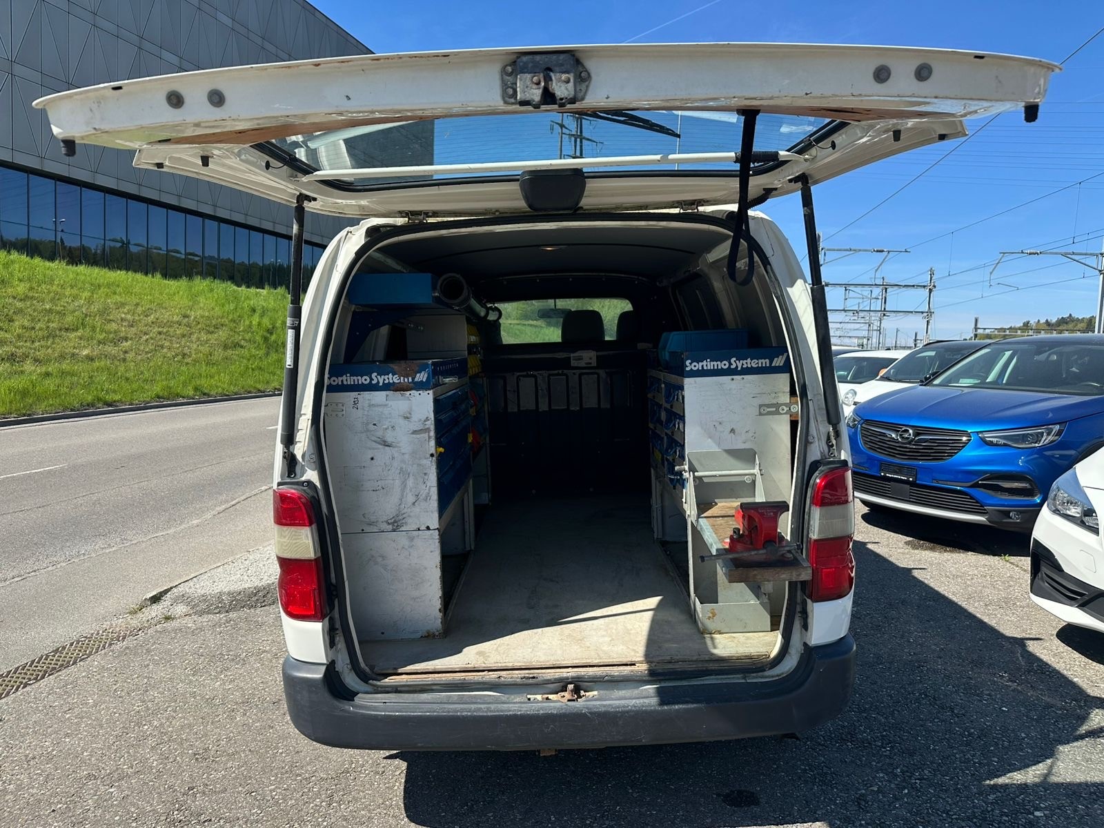 TOYOTA Hiace D-4D Kombi SWB-image-7