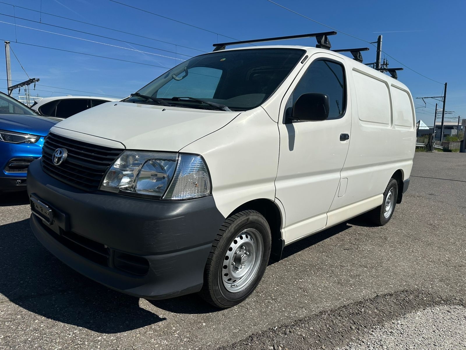 TOYOTA Hiace D-4D Kombi SWB-image-0