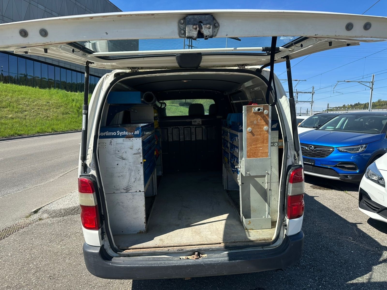TOYOTA Hiace D-4D Kombi SWB-image-5
