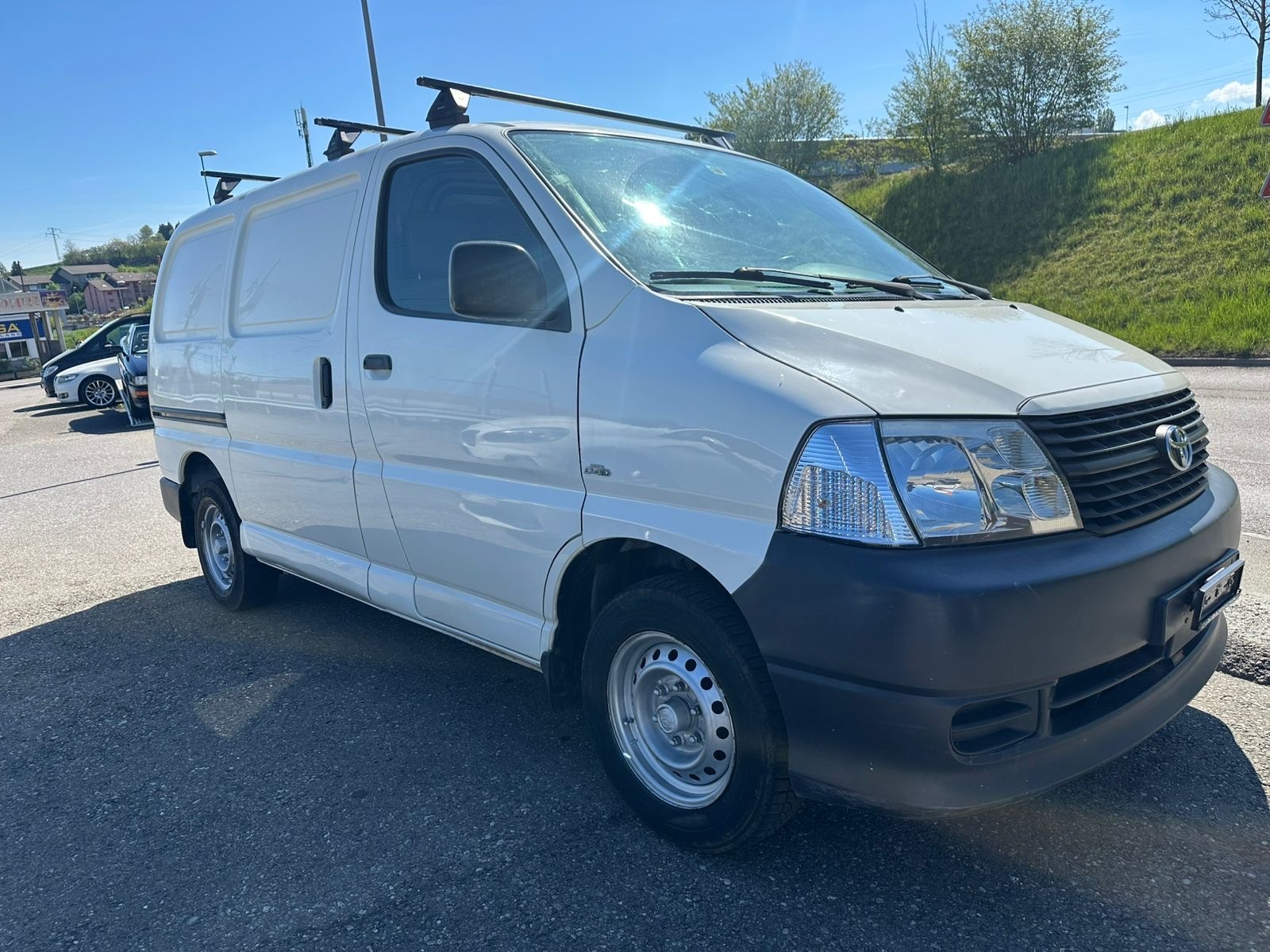 TOYOTA Hiace D-4D Kombi SWB-image-2