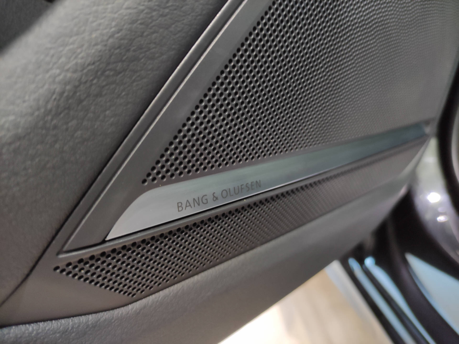 AUDI A6 Avant 55 TFSI S-Line quattro S-Tronic-image-6