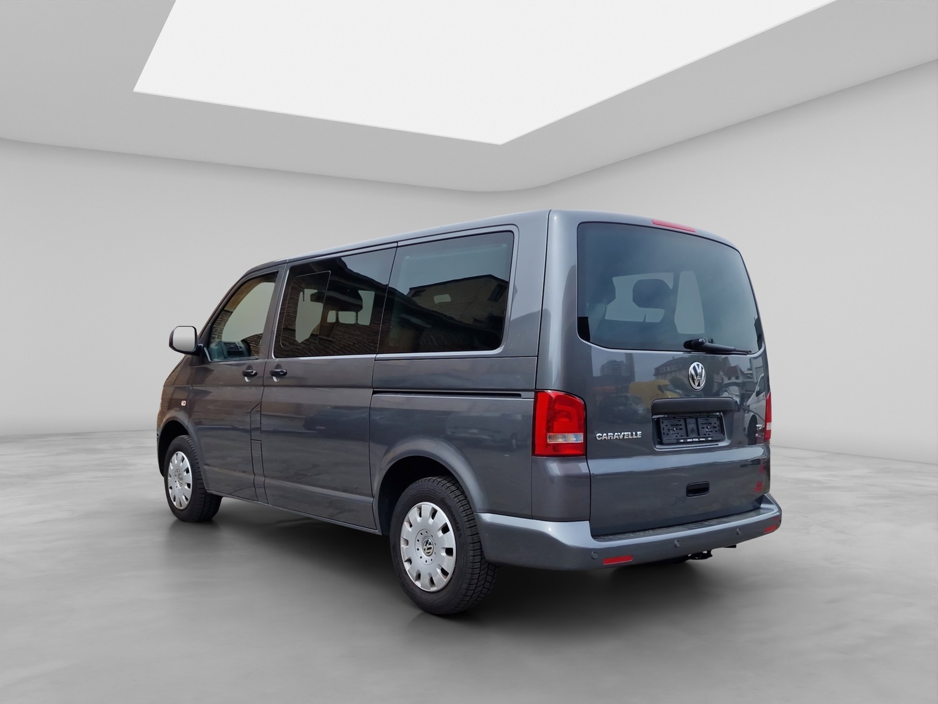 VW T5 Caravelle Trendline 2.0 TDI CR DSG-image-3