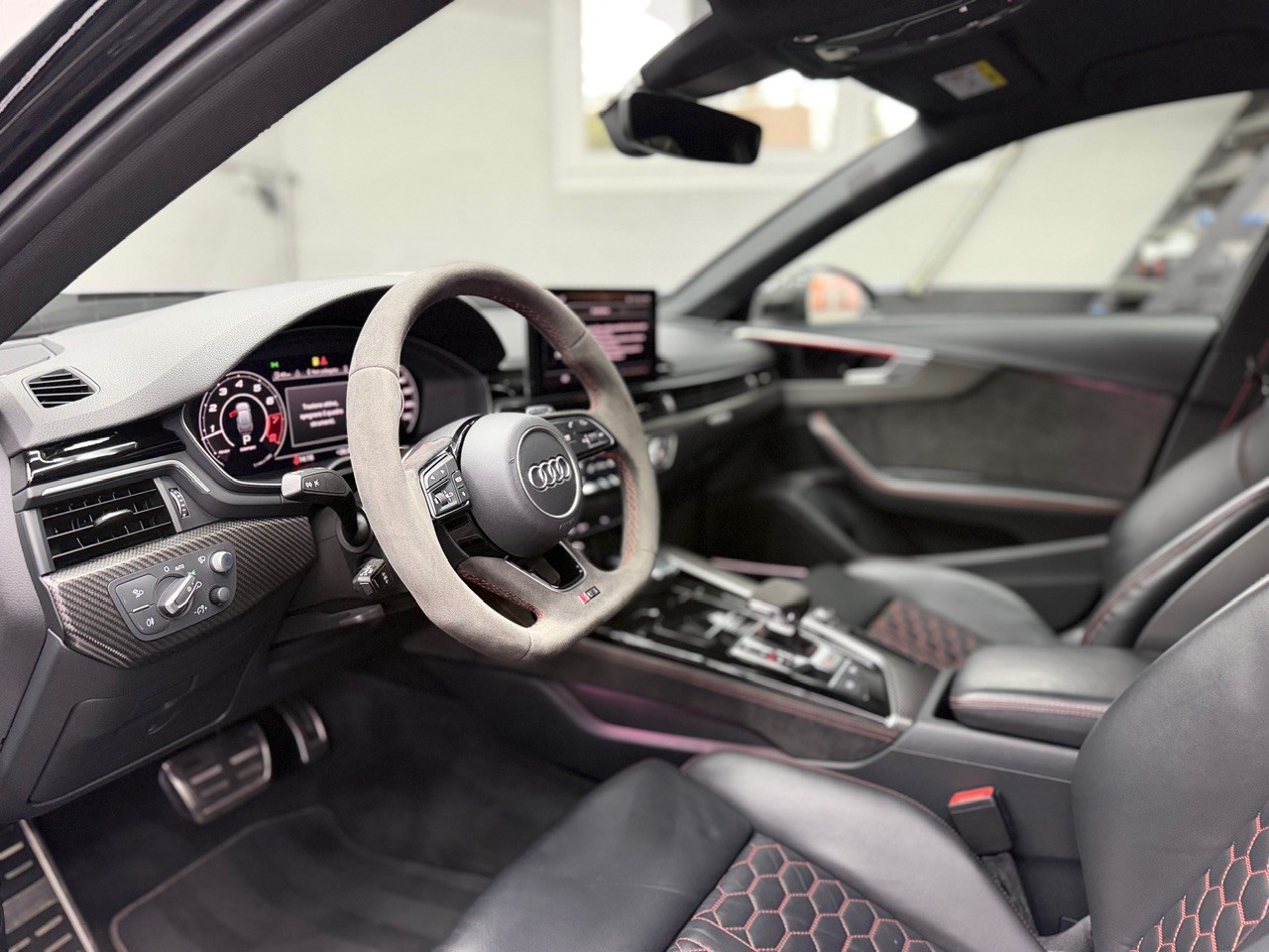 AUDI RS4 Avant quattro | 1. Hand | ACC Tempomat | Head-Up Display | Carbon Interieur&Exterieur | Rückfahrkamera | Bang&Olufsen-image-16