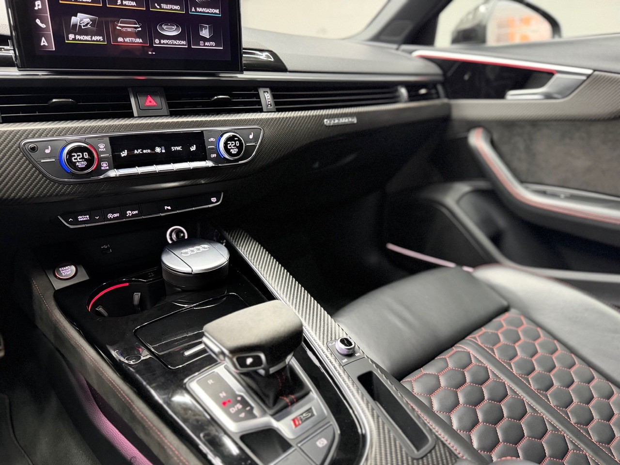 AUDI RS4 Avant quattro | 1. Hand | ACC Tempomat | Head-Up Display | Carbon Interieur&Exterieur | Rückfahrkamera | Bang&Olufsen-image-23