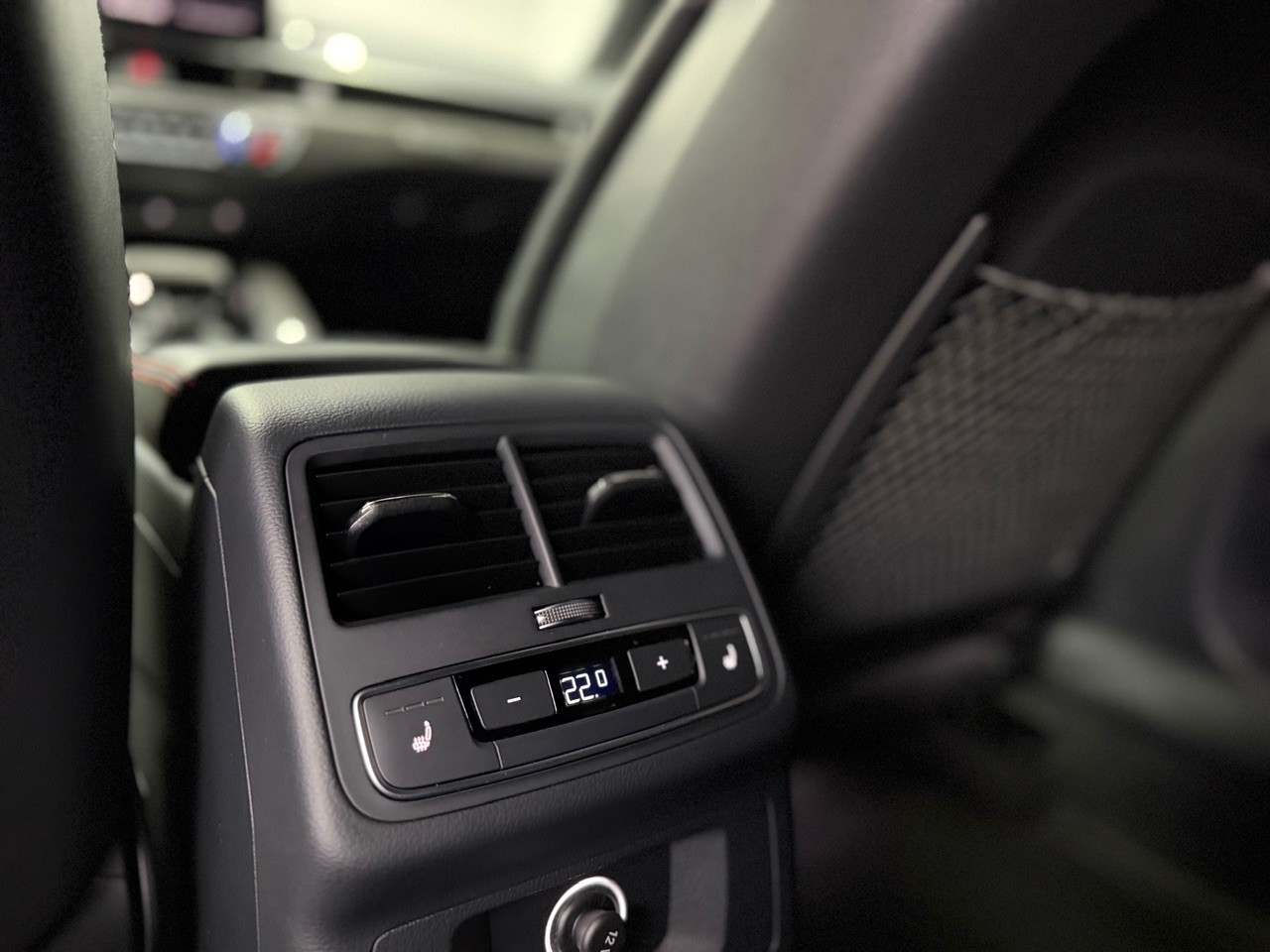 AUDI RS4 Avant quattro | 1. Hand | ACC Tempomat | Head-Up Display | Carbon Interieur&Exterieur | Rückfahrkamera | Bang&Olufsen-image-20