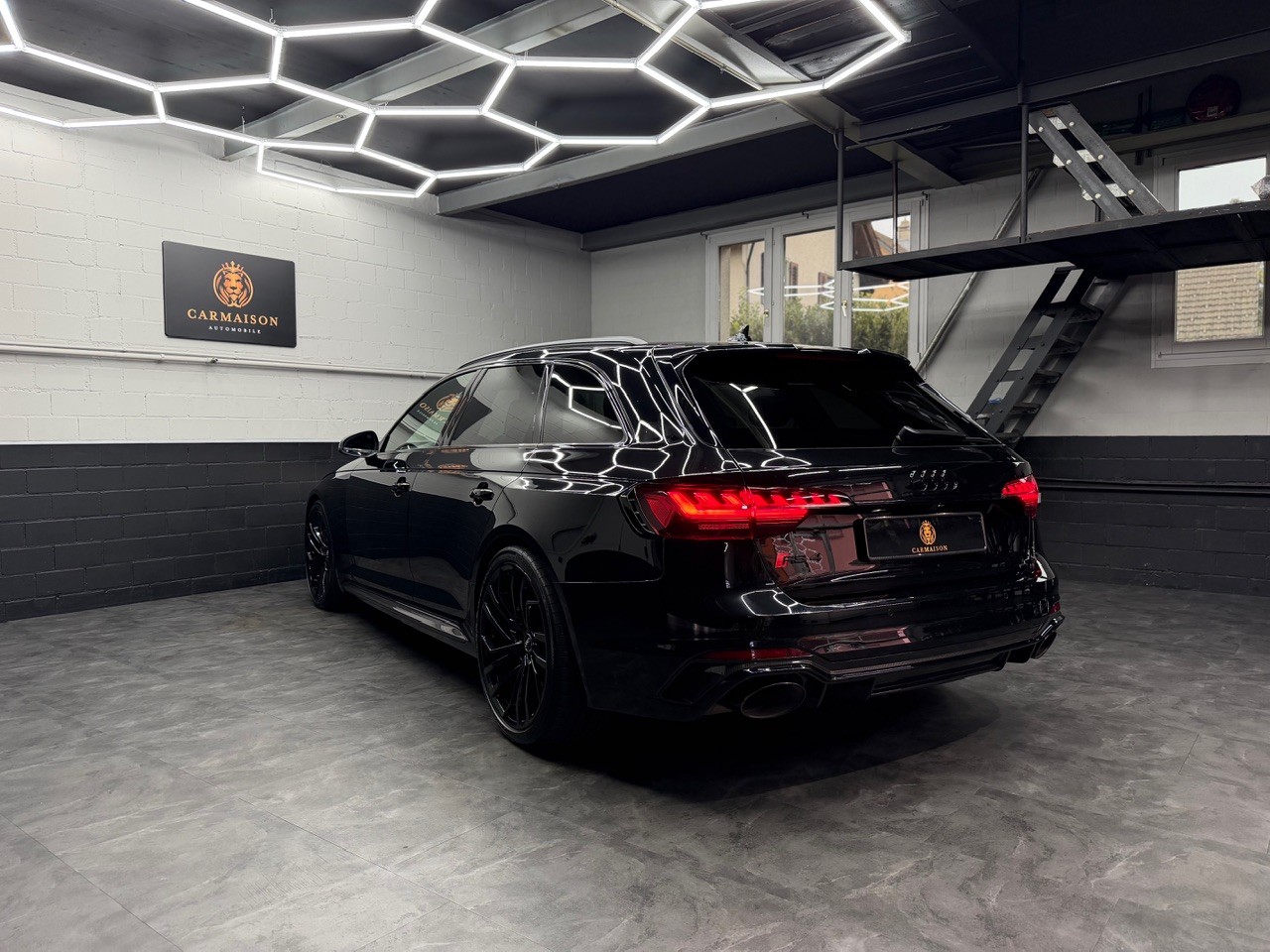 AUDI RS4 Avant quattro | 1. Hand | ACC Tempomat | Head-Up Display | Carbon Interieur&Exterieur | Rückfahrkamera | Bang&Olufsen-image-5