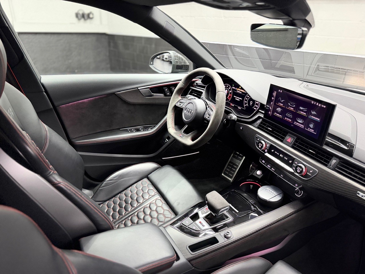 AUDI RS4 Avant quattro | 1. Hand | ACC Tempomat | Head-Up Display | Carbon Interieur&Exterieur | Rückfahrkamera | Bang&Olufsen-image-28